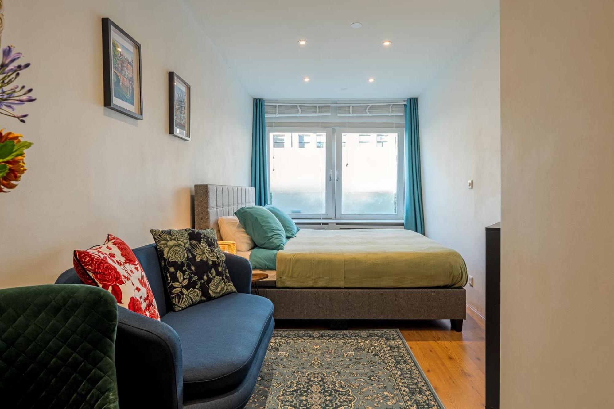 Suite with private bathroom near Vondelpark