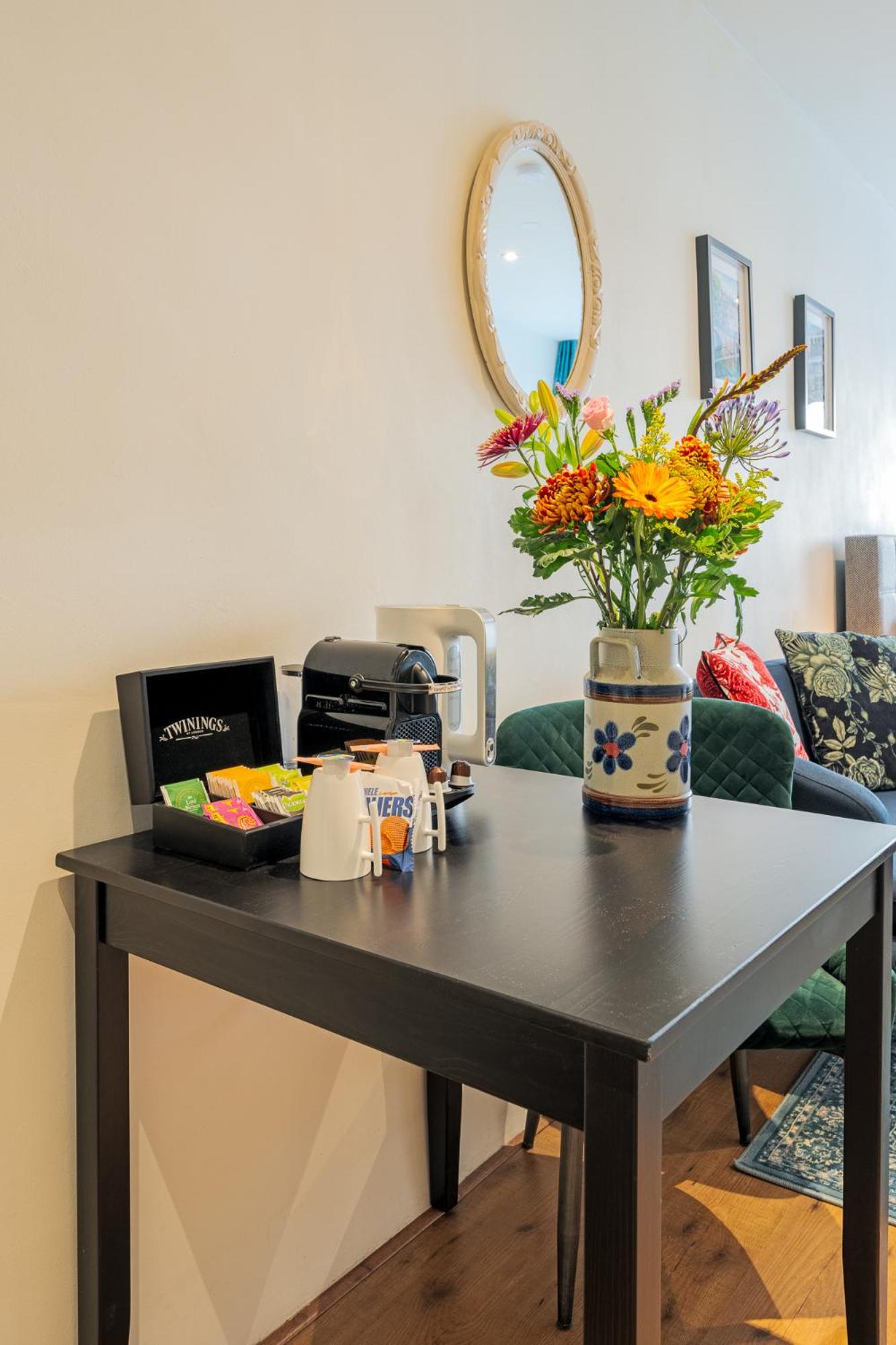 Suite with private bathroom near Vondelpark