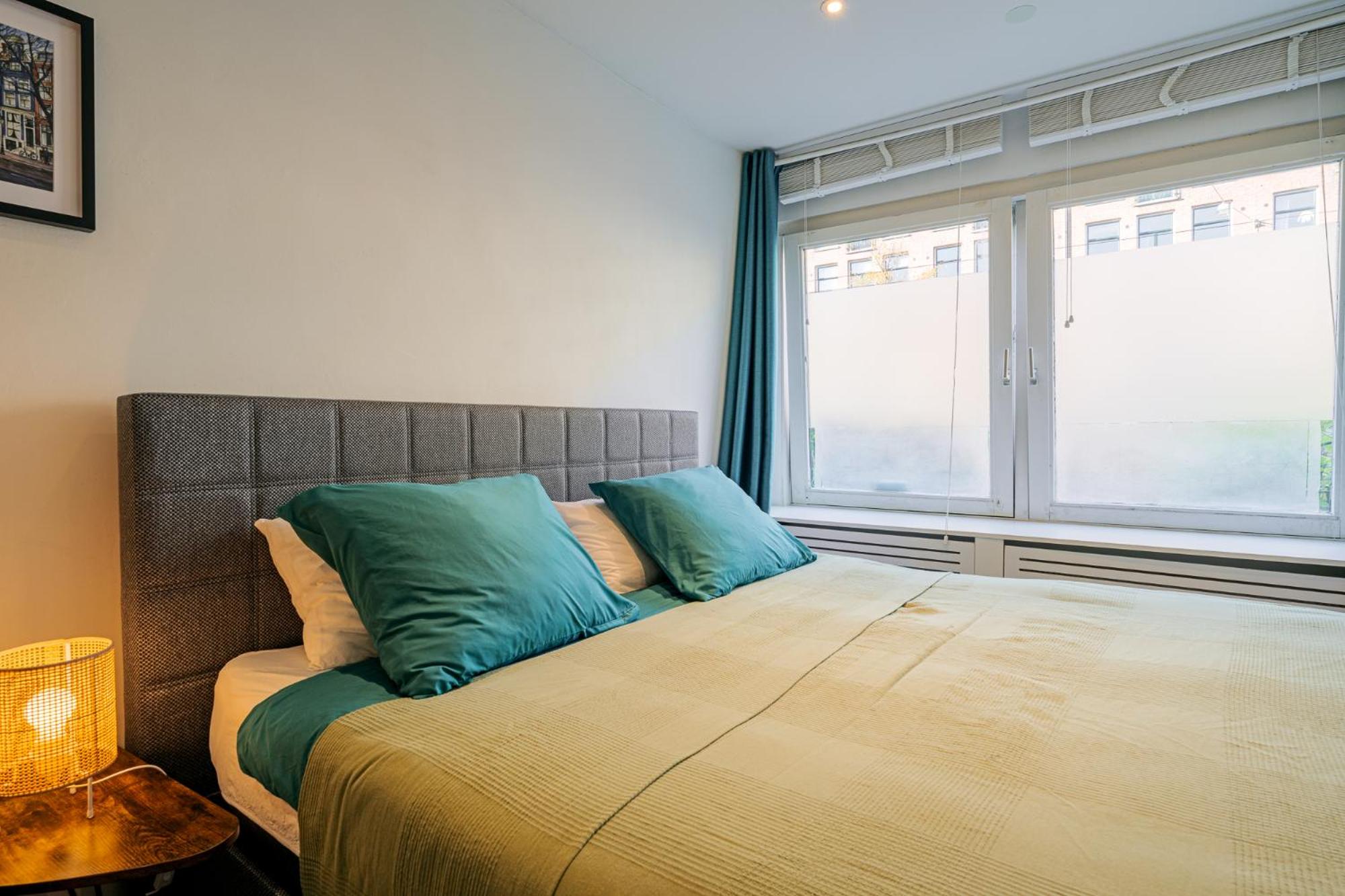 Suite with private bathroom near Vondelpark