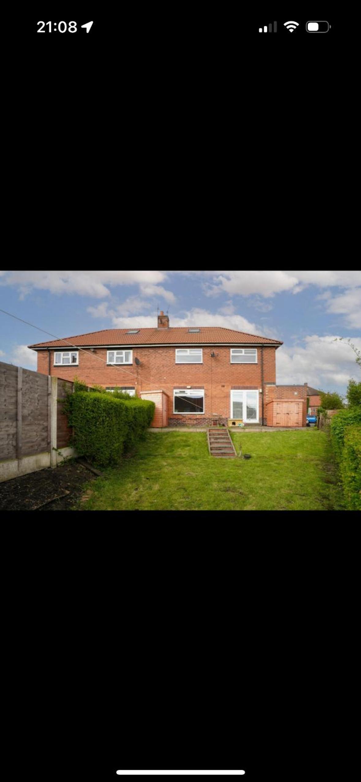 Large 3 bed family size house - new to Booking view 4