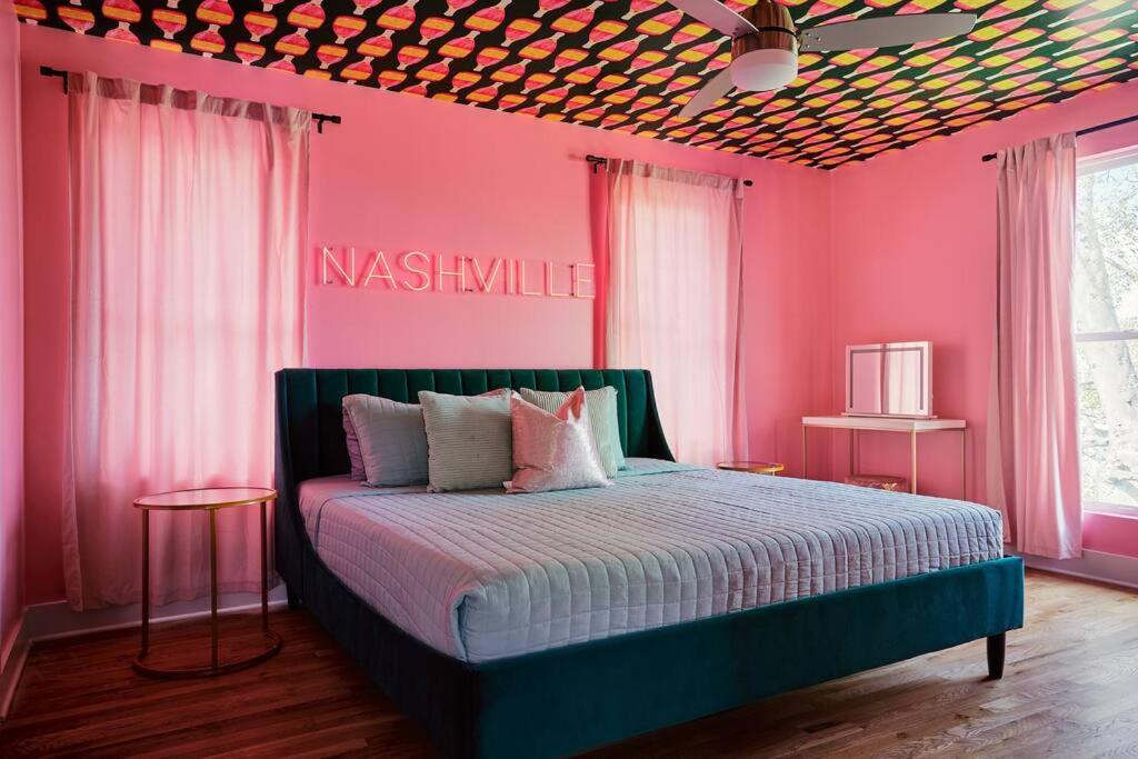 Ultimate Bach 10min to DT IG Walls Every Room view 4