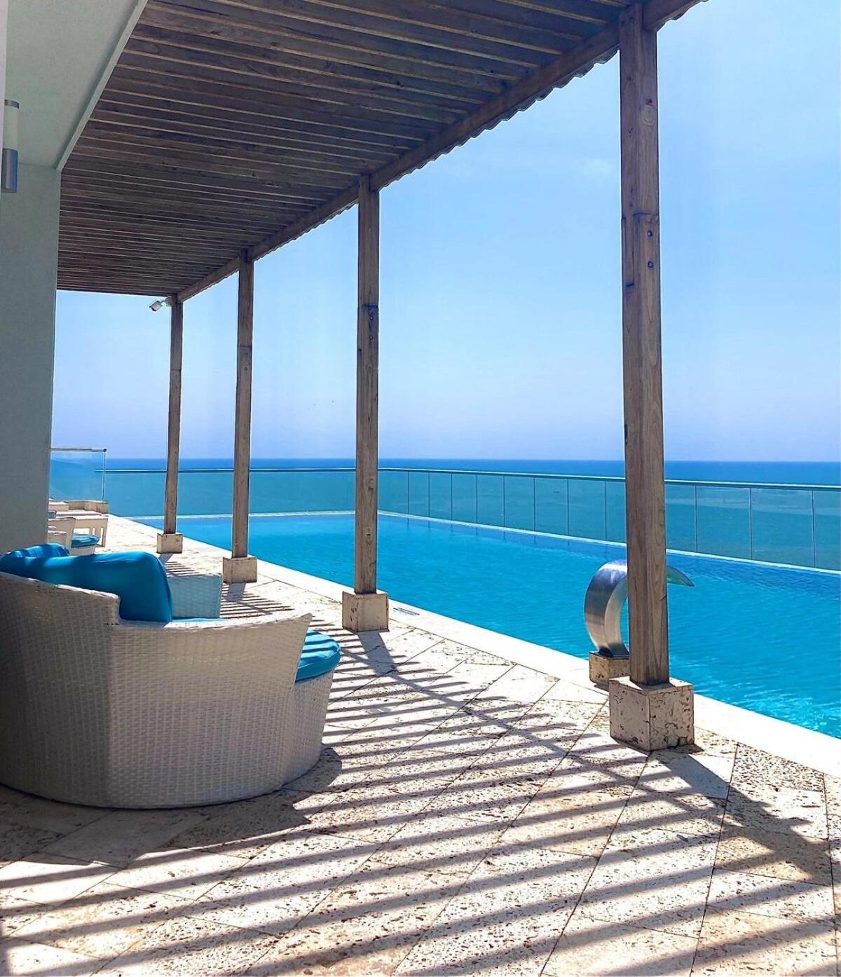 OD805 Acogedor Vista al Mar Piscina Vista Infinita
