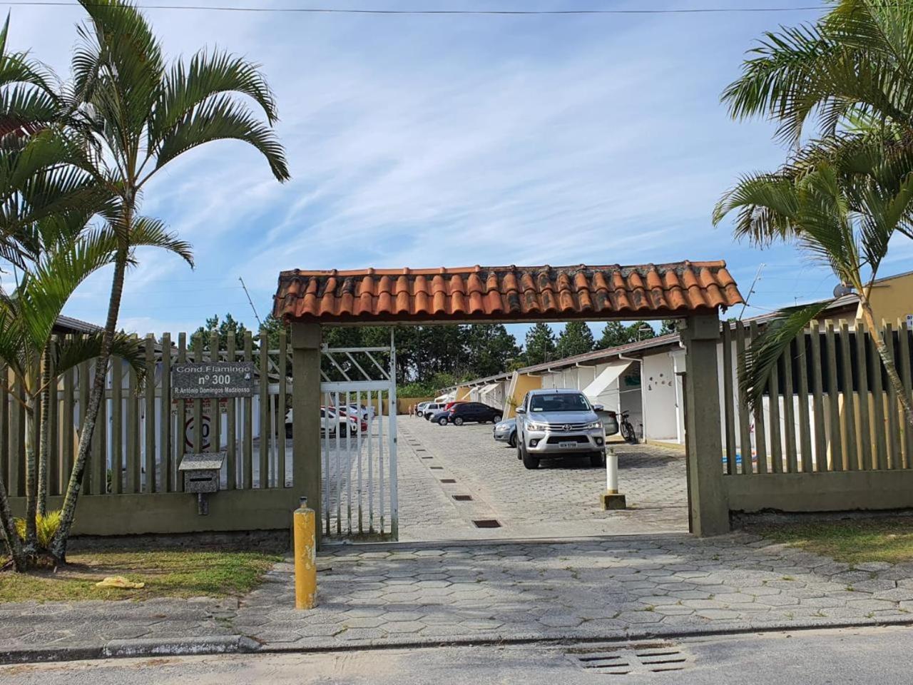 Kitnet Flamingo Matinhos 31B