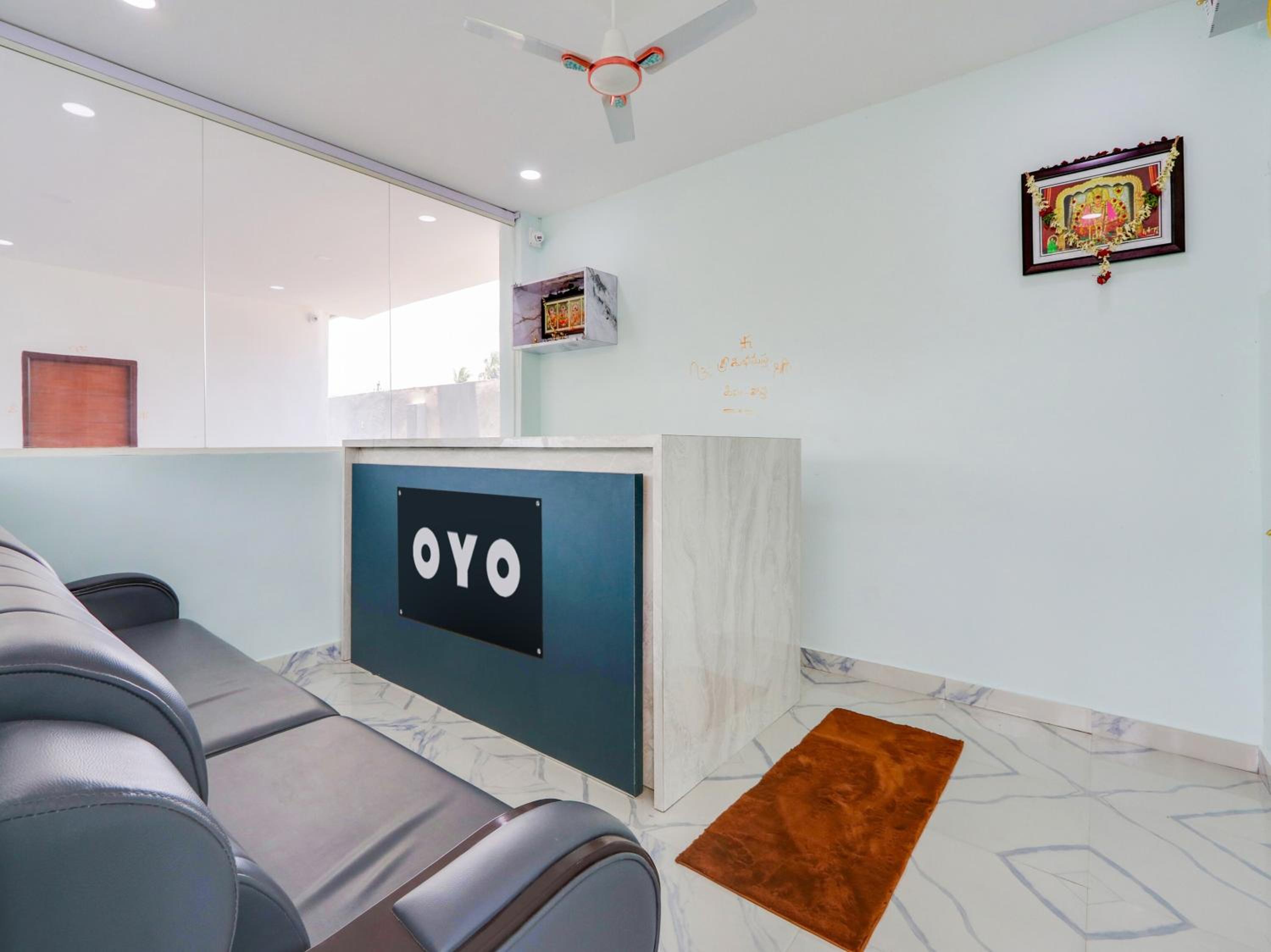 Lobby & Reception