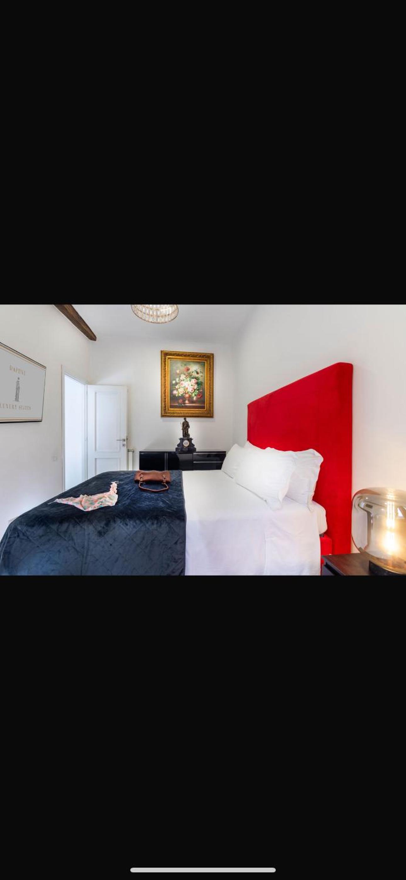 Daphne Suites