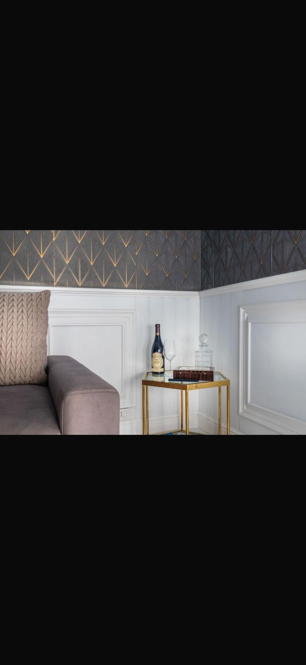 Daphne Suites