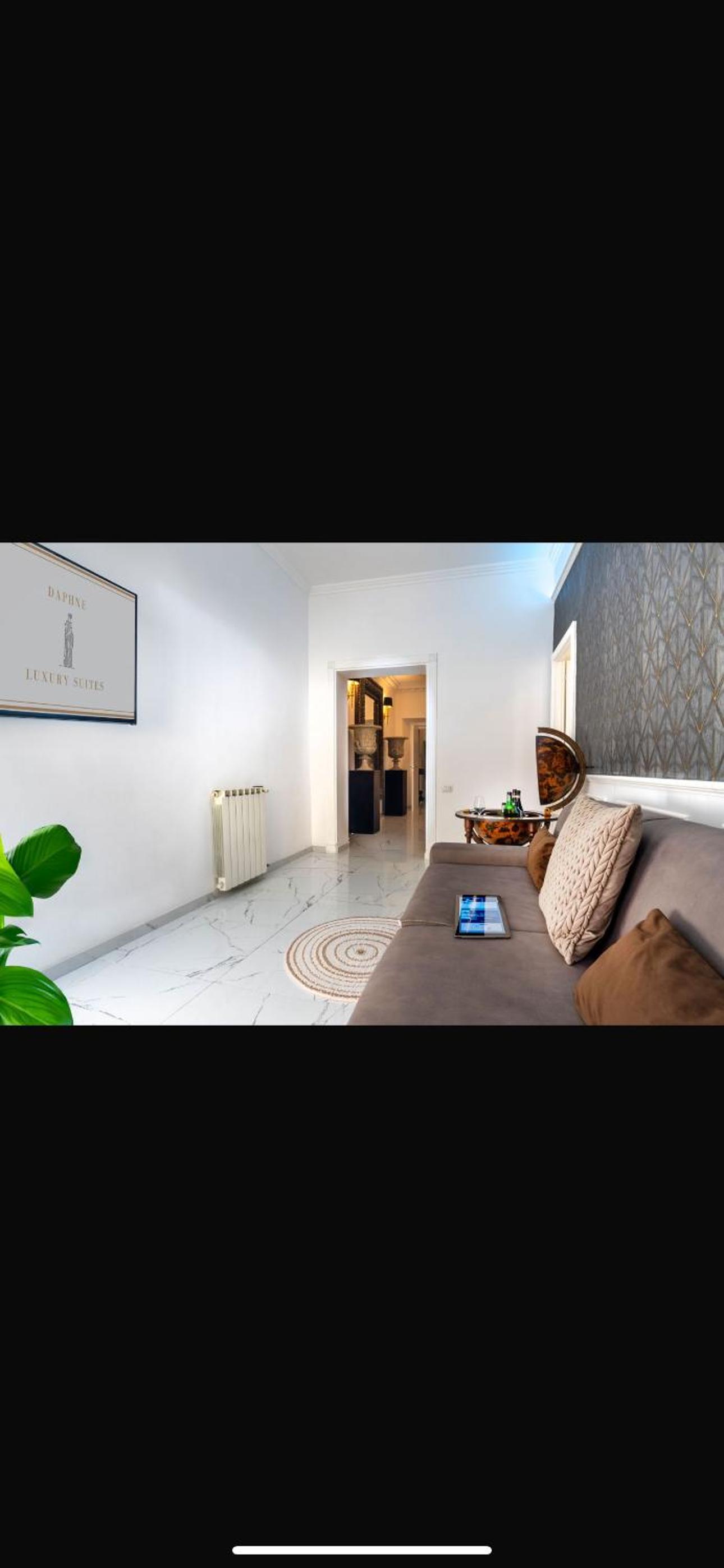 Daphne Suites