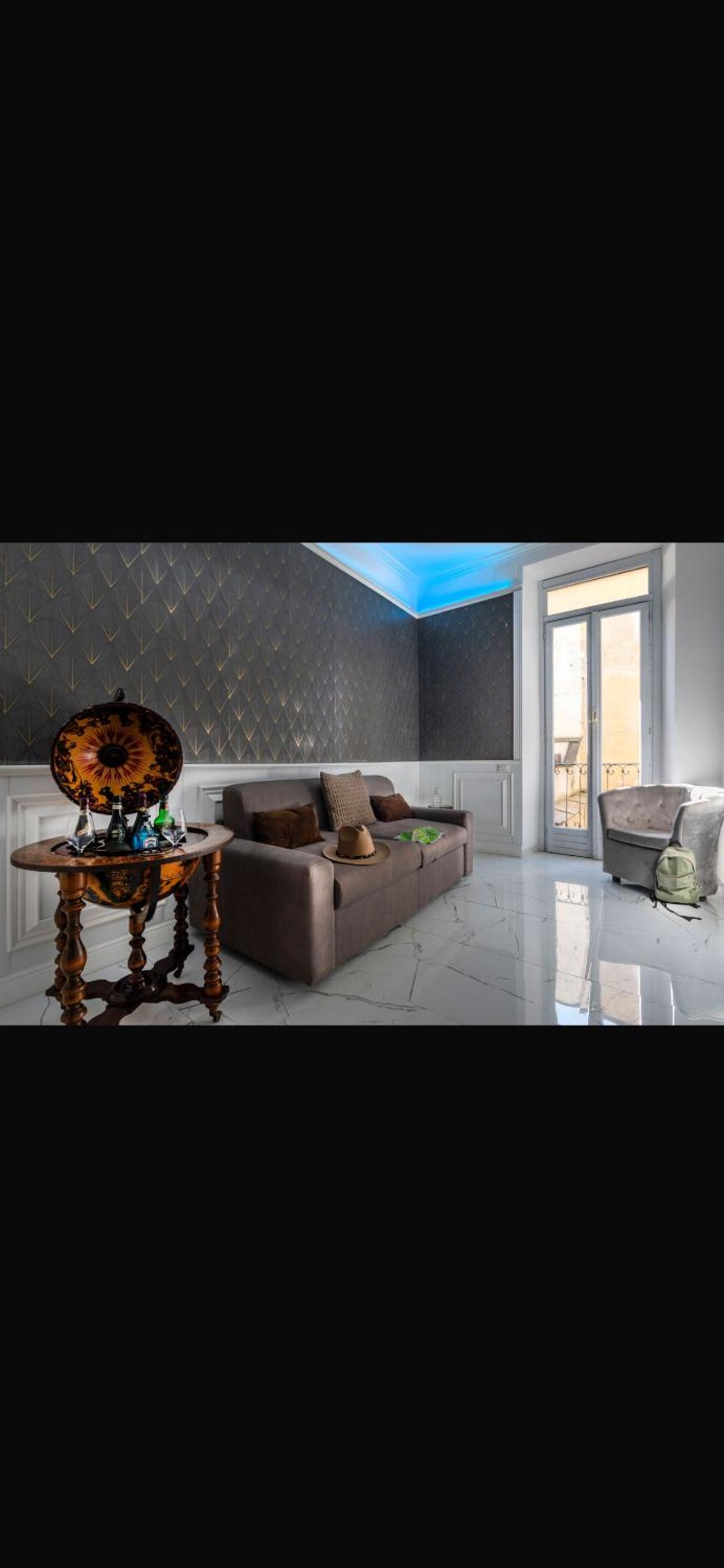 Daphne Suites