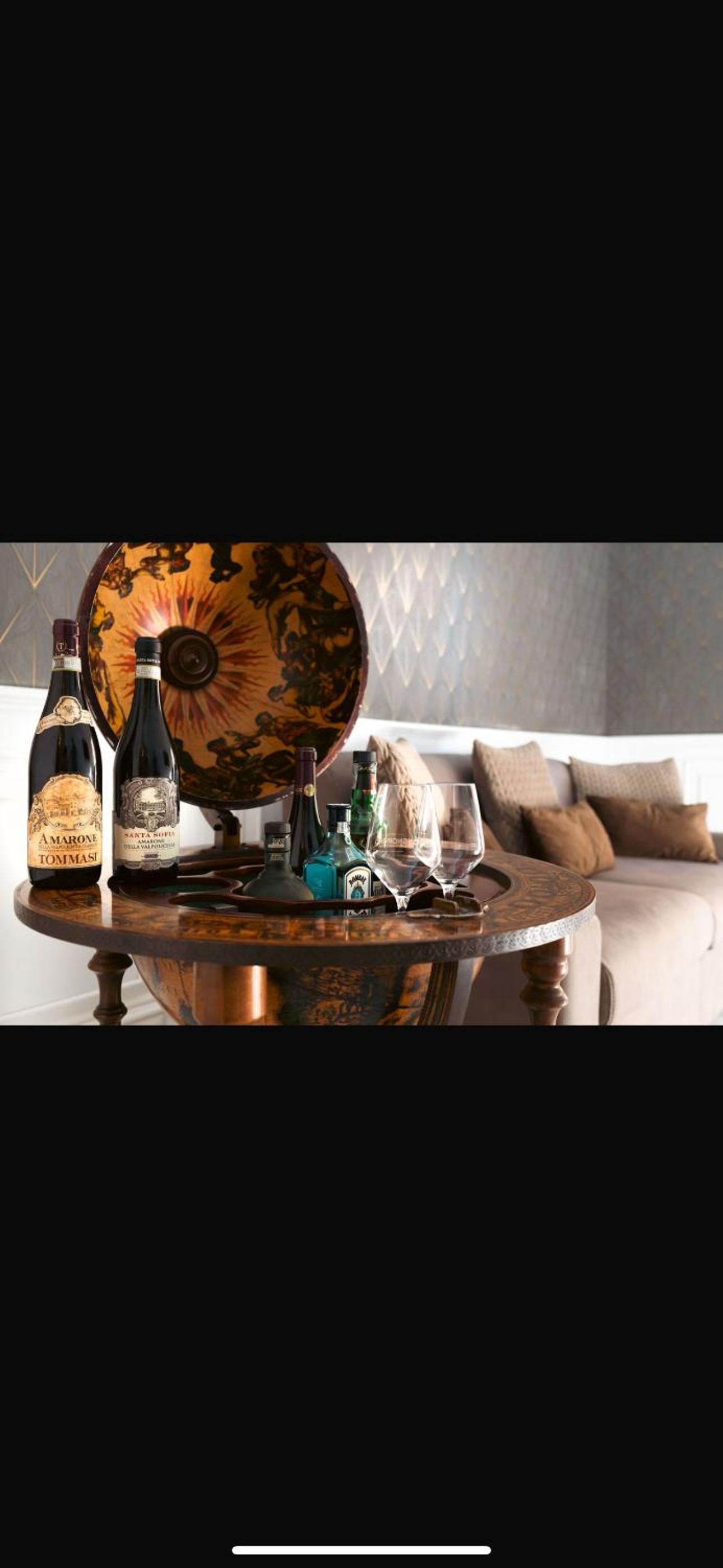 Daphne Suites