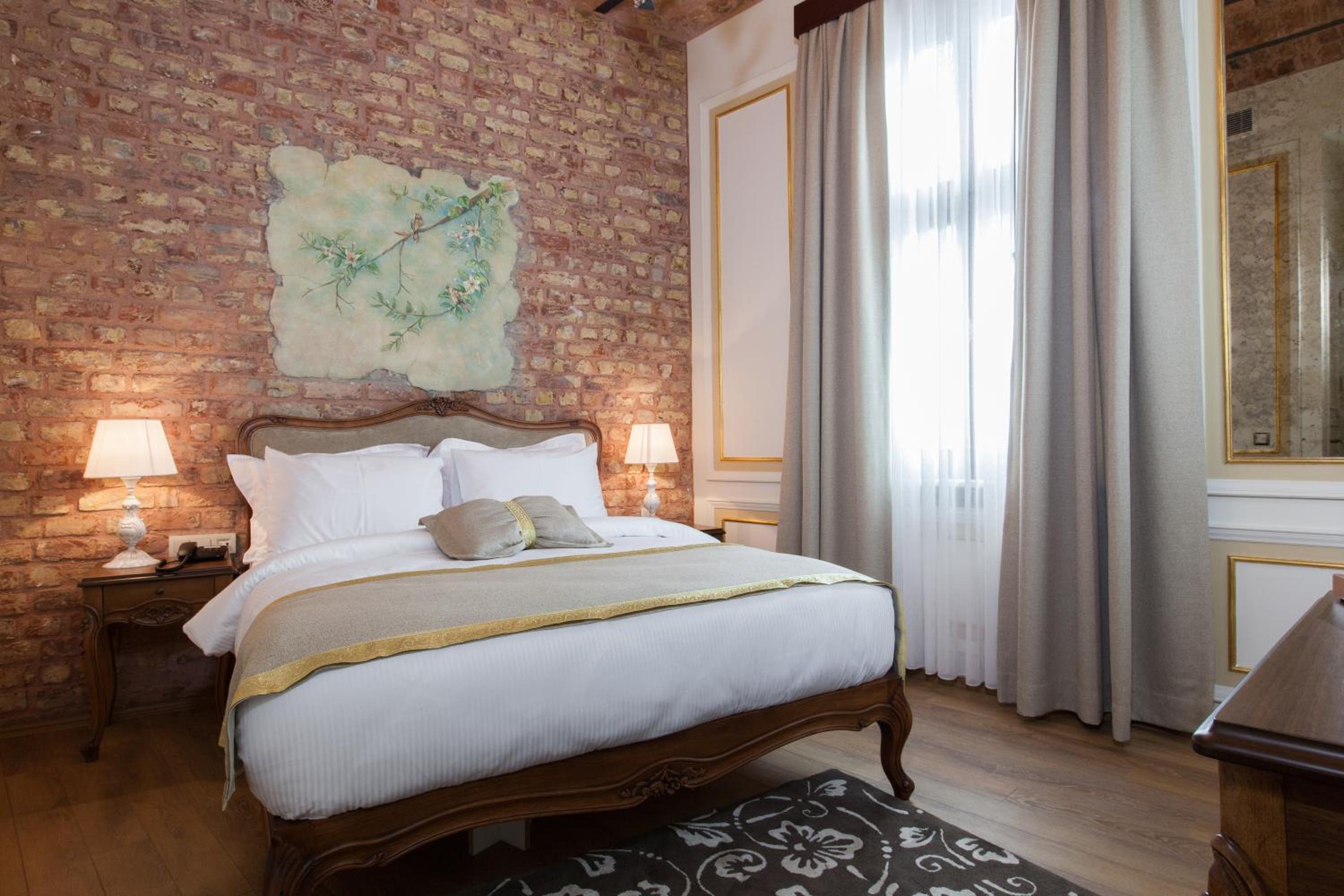 Hotel Pera Parma - Image 24