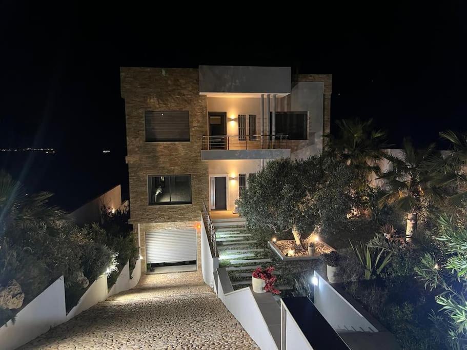 Villa Borderline