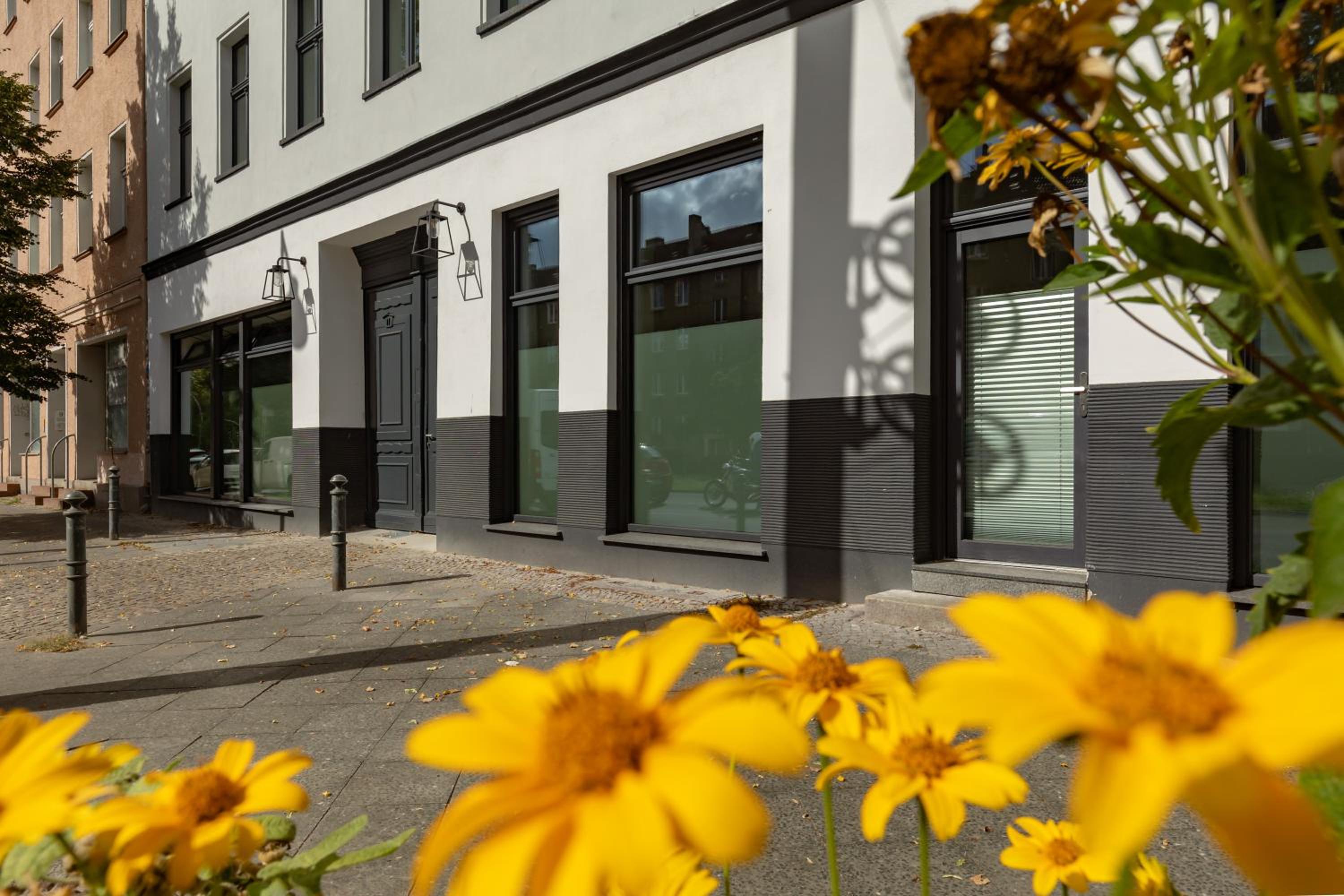 Industrial Loft Duplex -100sqm- near Antonplatz