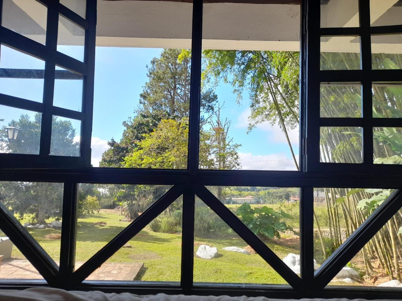 Hotel MACA lago calima