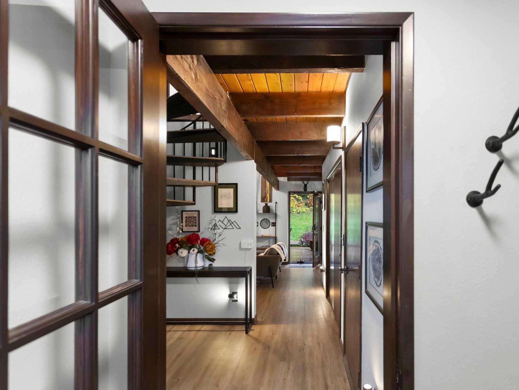 Lolowood Chalet - Modern cozy nature retreat dog friendly