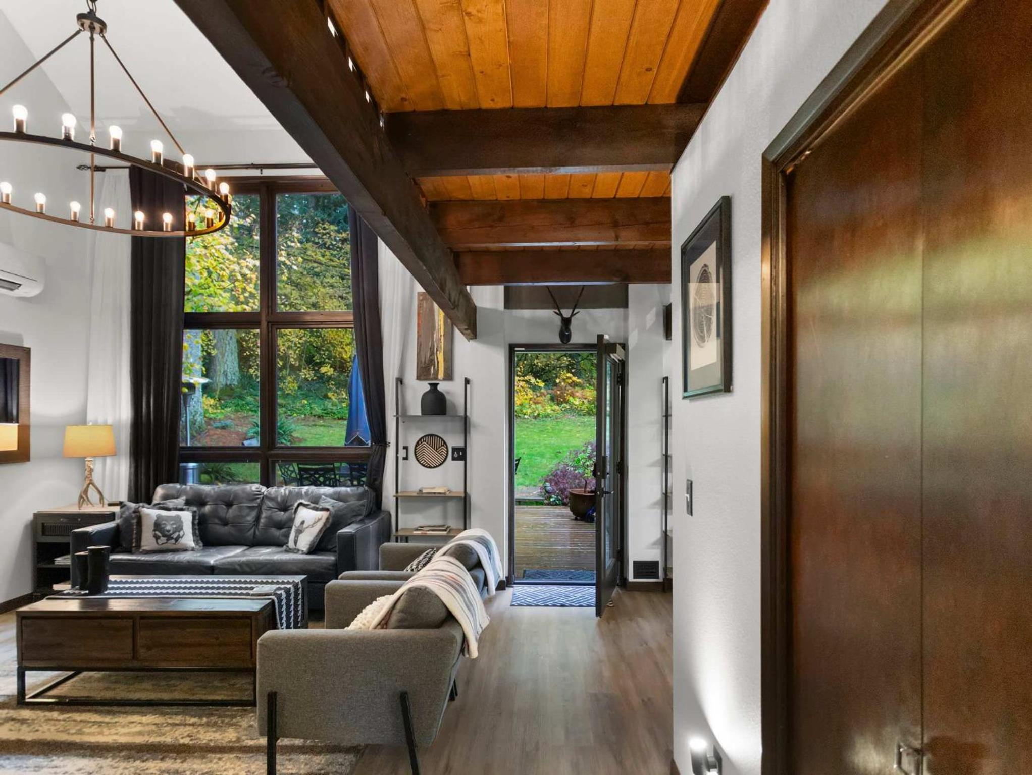 Lolowood Chalet - Modern cozy nature retreat dog friendly