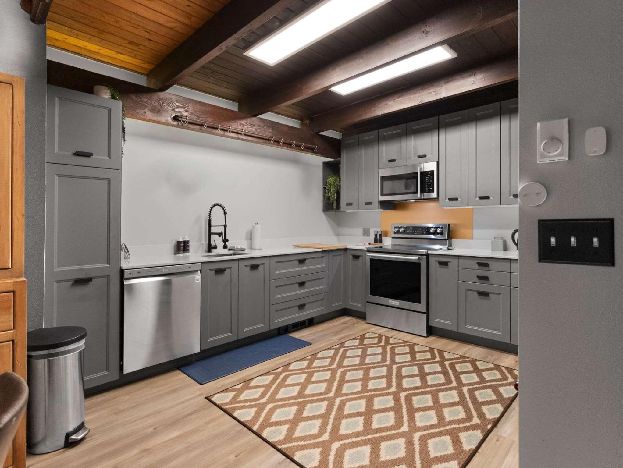 Lolowood Chalet - Modern cozy nature retreat dog friendly
