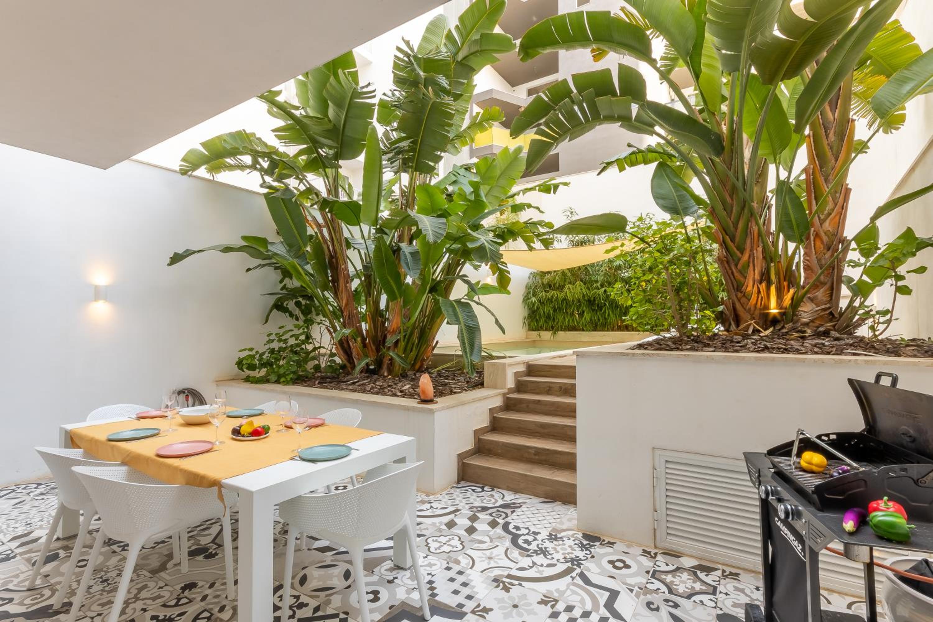 Modern Beautiful Pool And Sea Apt Qawra - Happy Rentals view 5