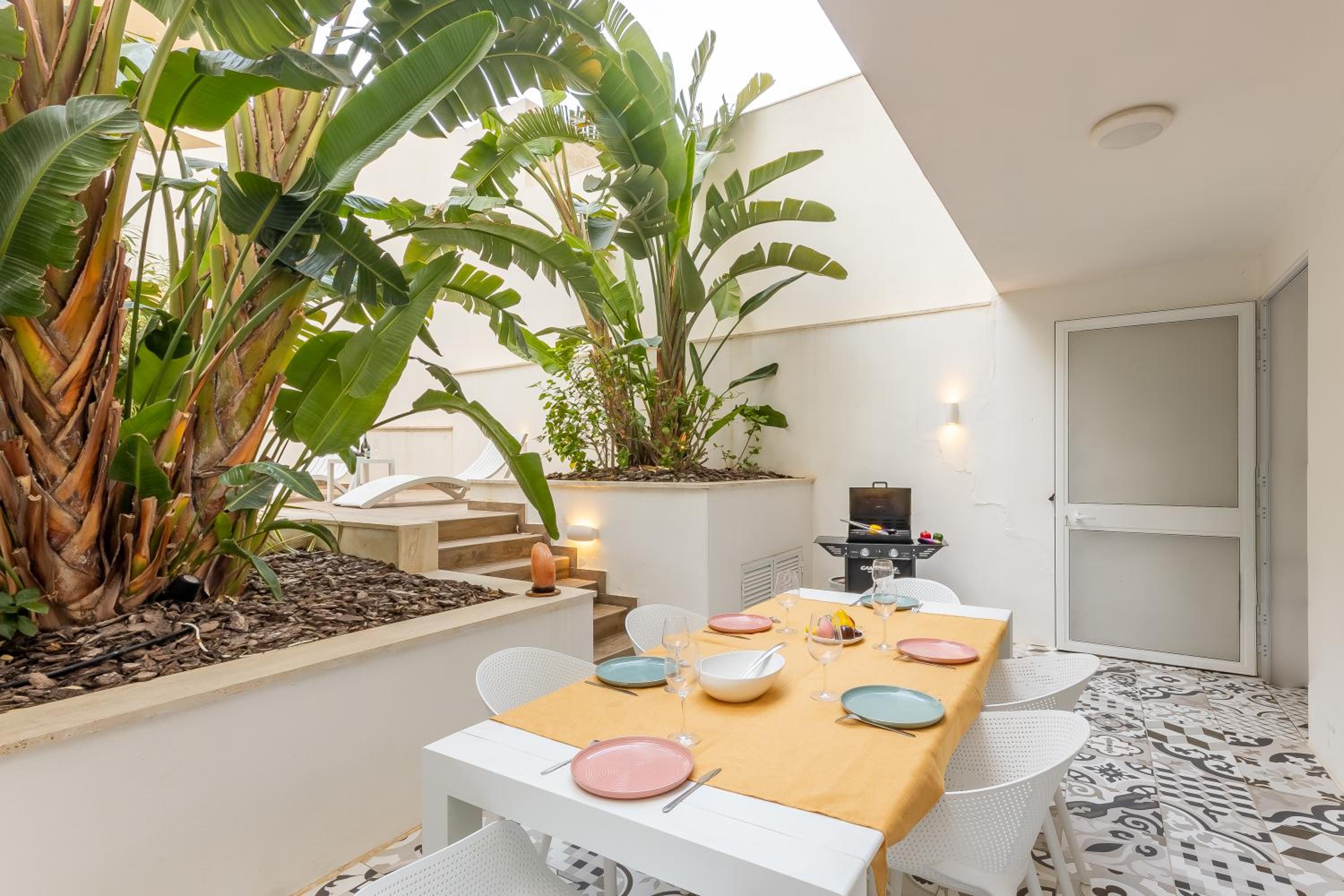 Modern Beautiful Pool And Sea Apt Qawra - Happy Rentals view 4