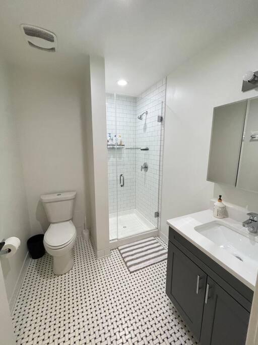 Flexible Room Choices & Modern Amenities ! photo 4