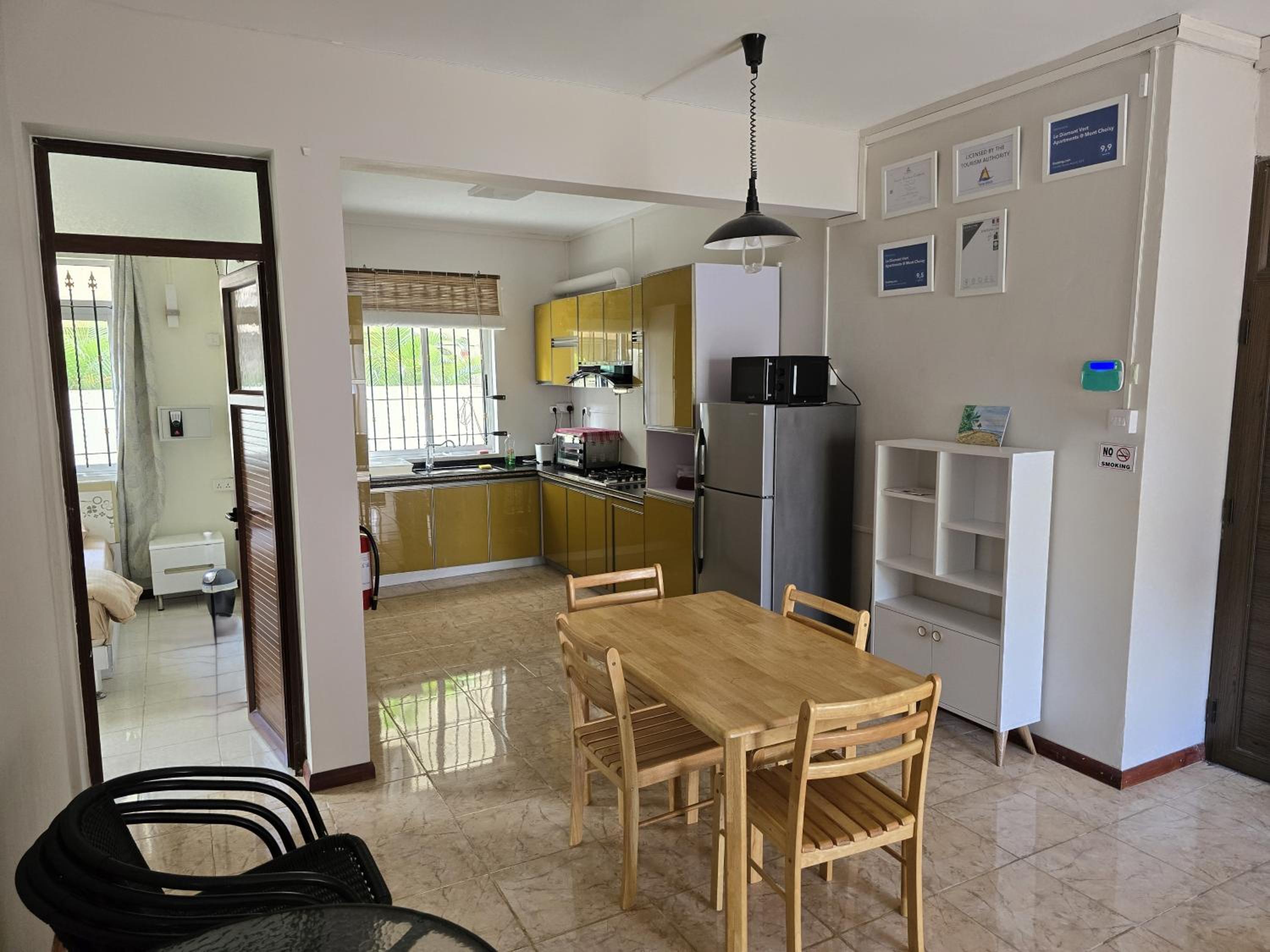 Le Diamant Vert Apartments @ Mont Choisy