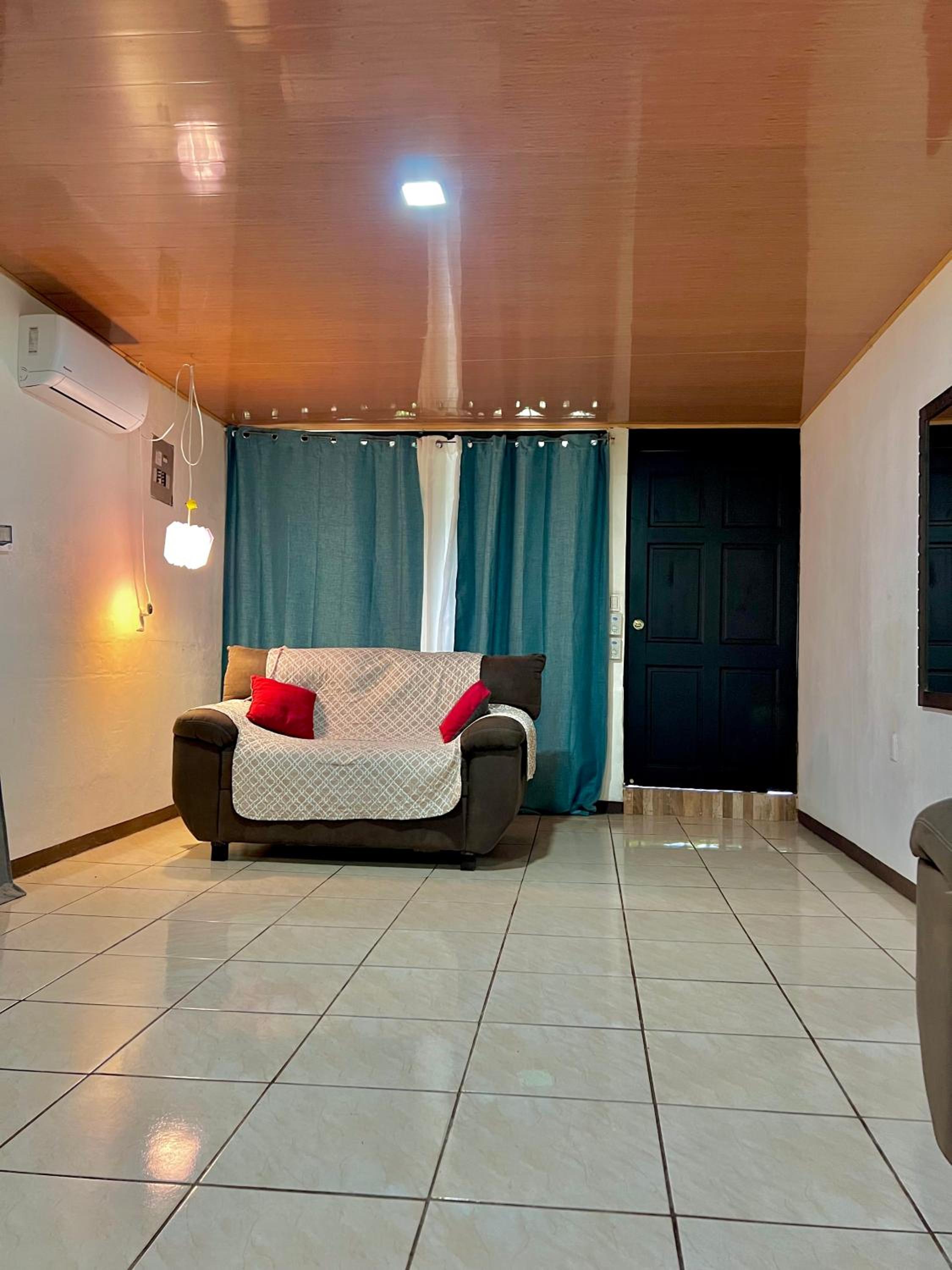 Casa Familiar Mono Congo