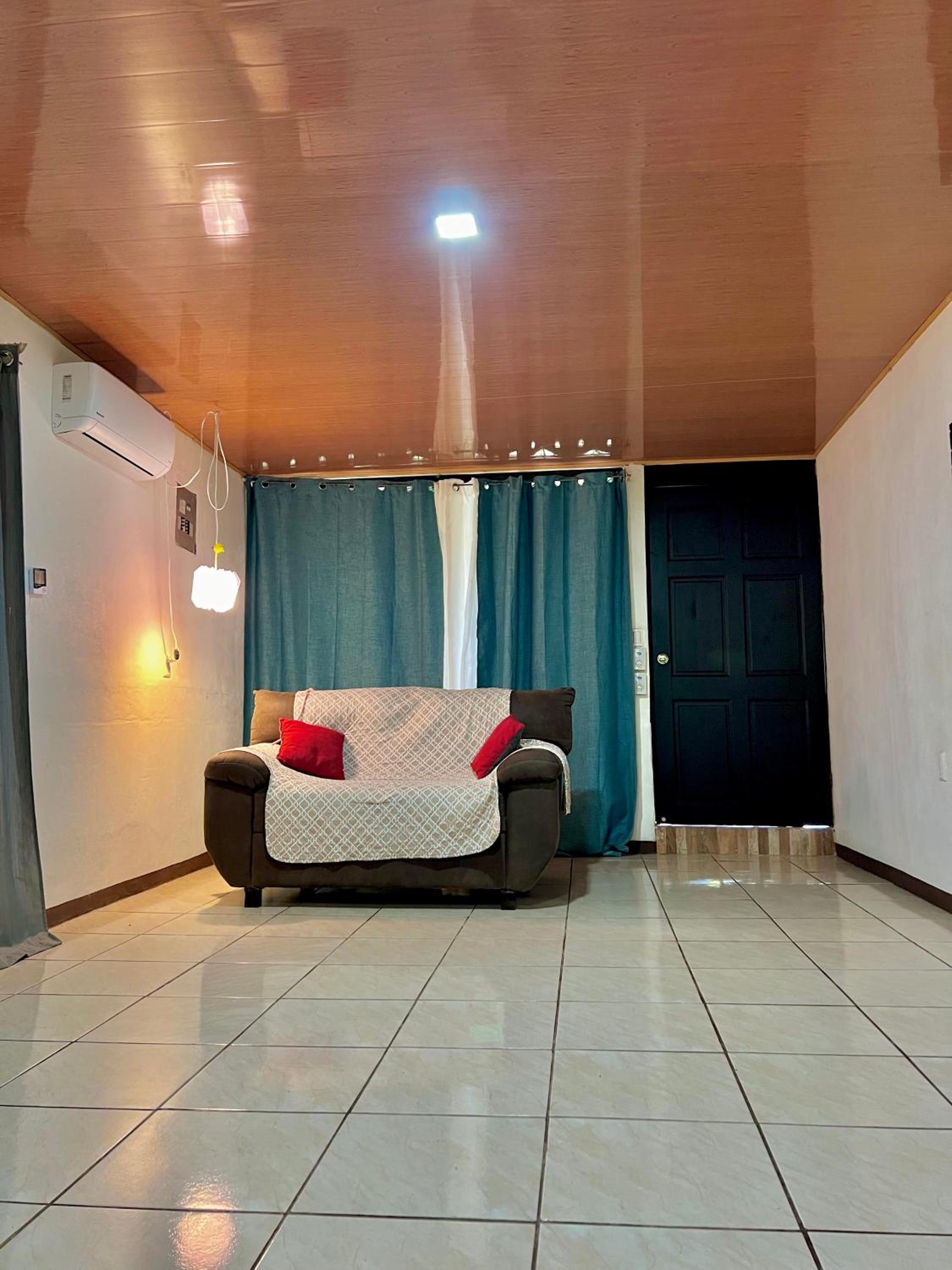 Casa Familiar Mono Congo