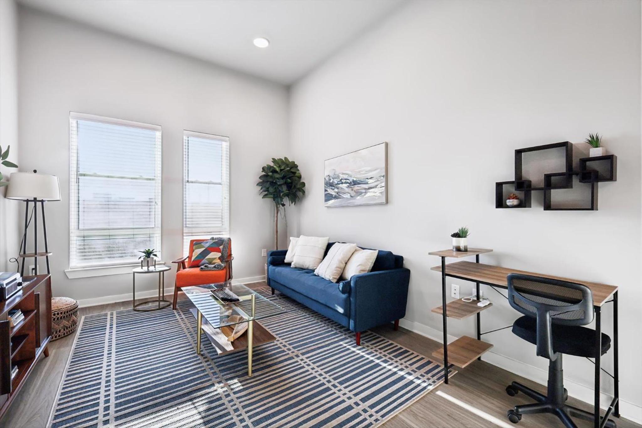 Lux Downtown Fort Worth Retreat, Resort Style Pool, Gym and Parking - Property Image 21