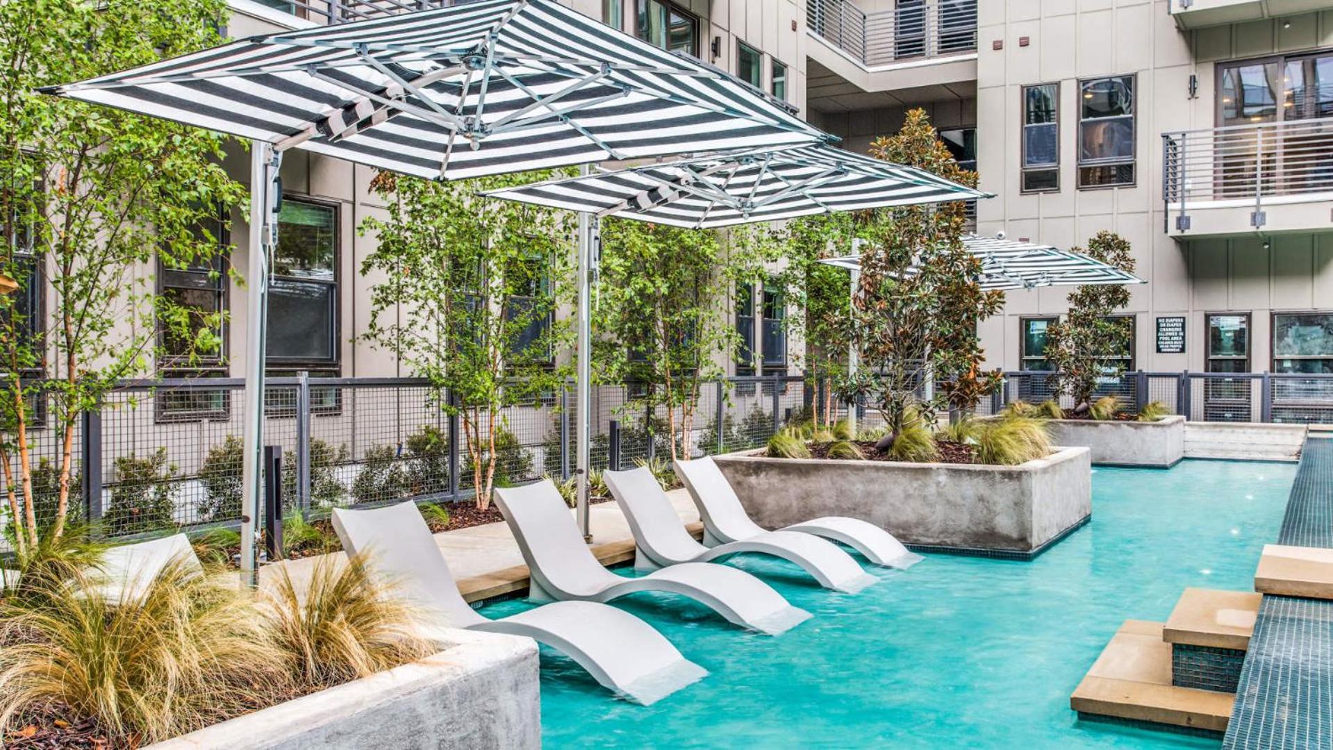 Lux Downtown Fort Worth Retreat, Resort Style Pool, Gym and Parking - Property Image 14