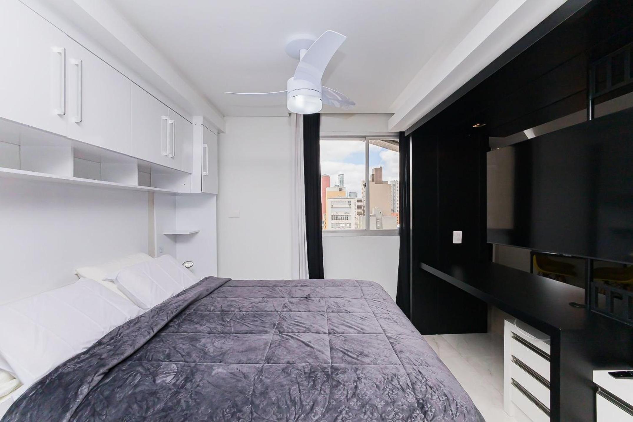 Ed St Thomas | No melhor local do centro de Curitiba | Gonzaga Stays