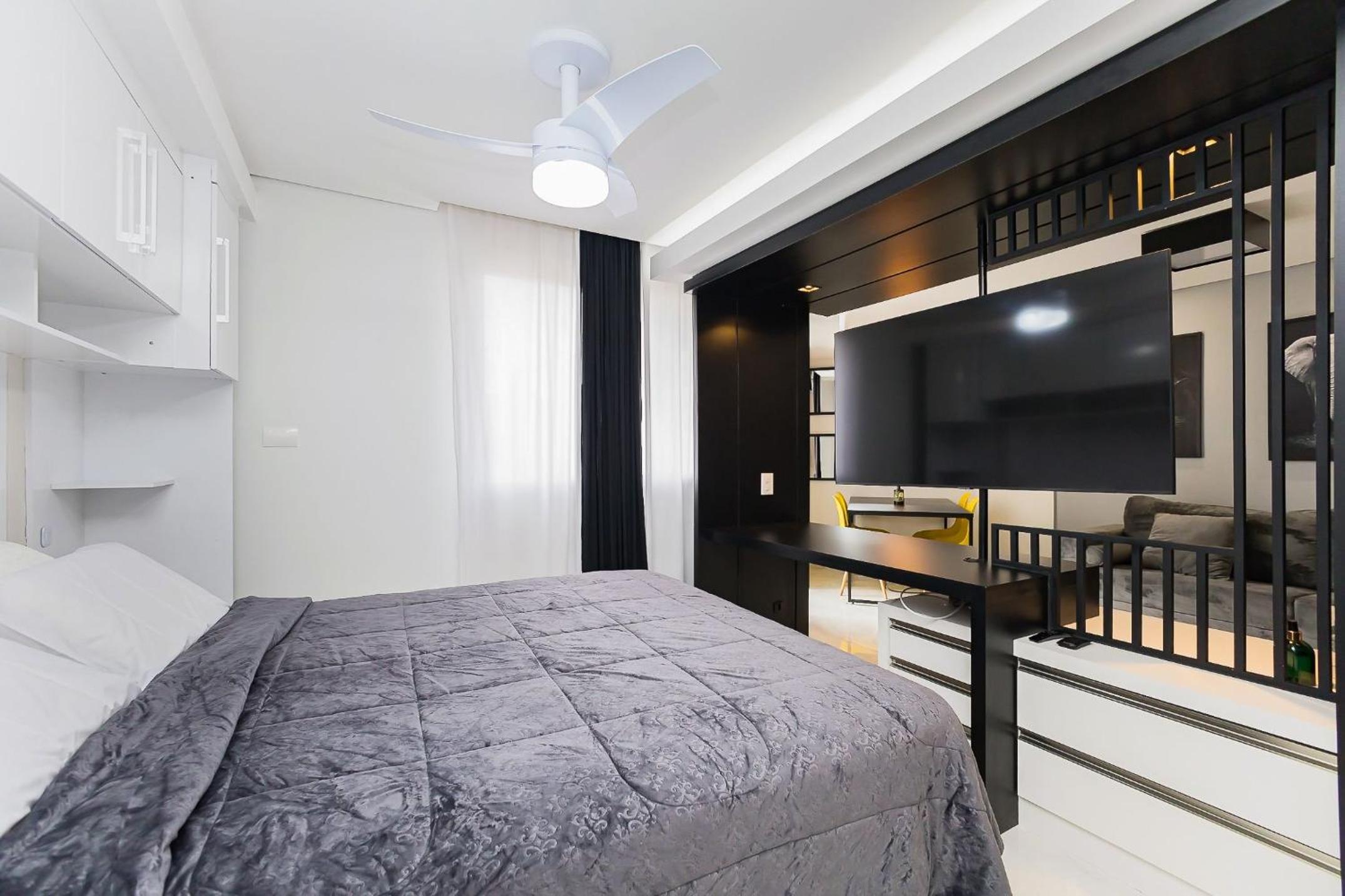 Ed St Thomas | No melhor local do centro de Curitiba | Gonzaga Stays
