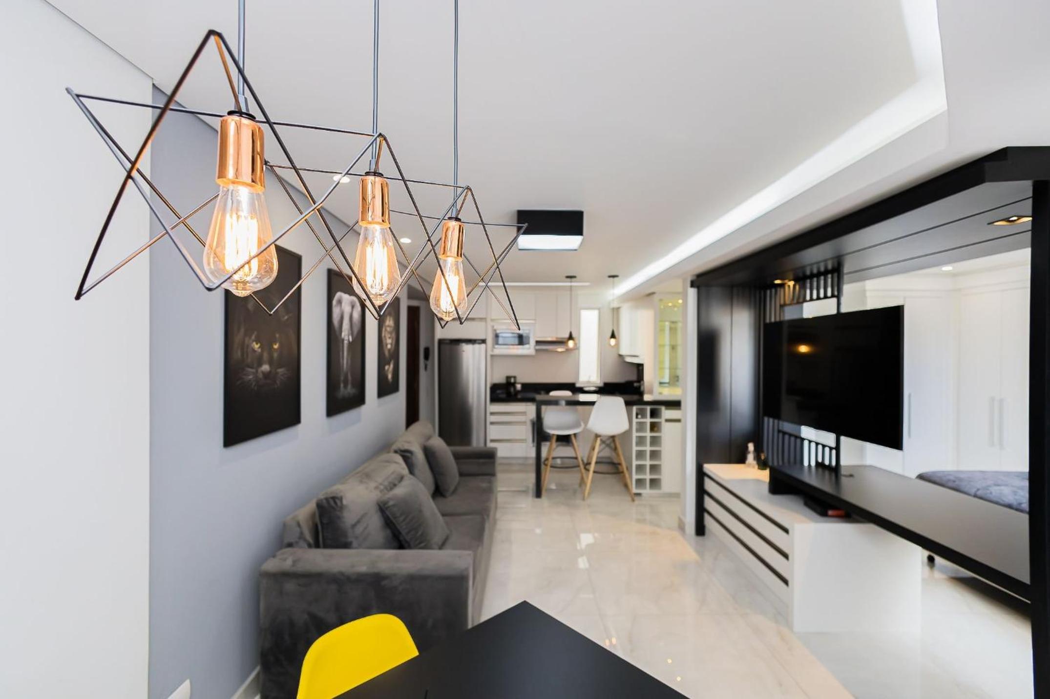 Ed St Thomas | No melhor local do centro de Curitiba | Gonzaga Stays