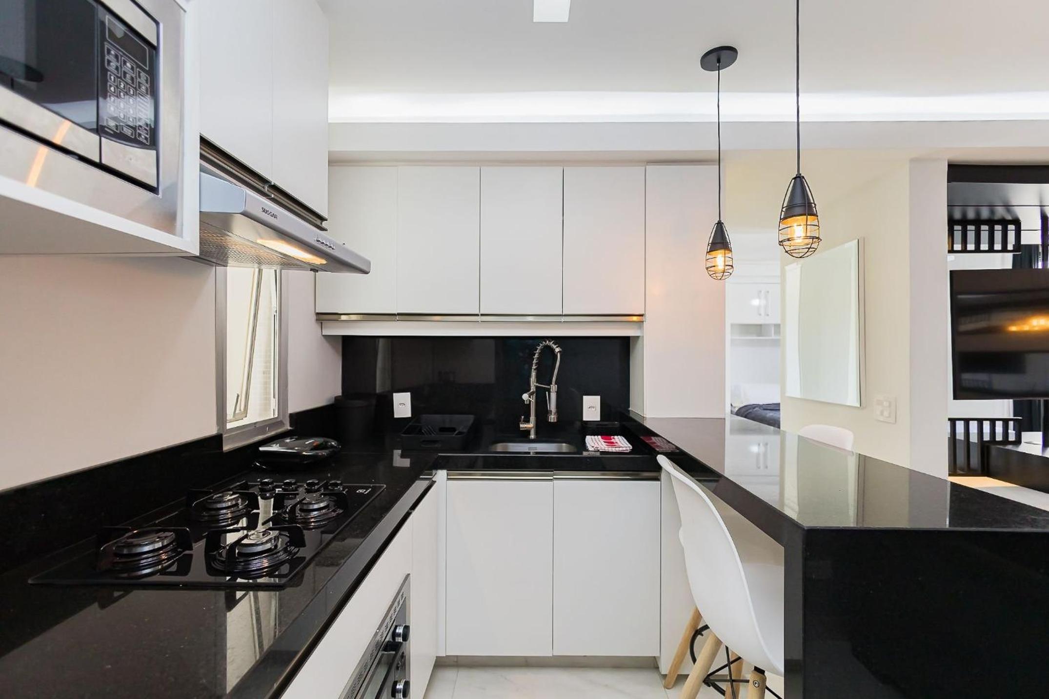 Ed St Thomas | No melhor local do centro de Curitiba | Gonzaga Stays