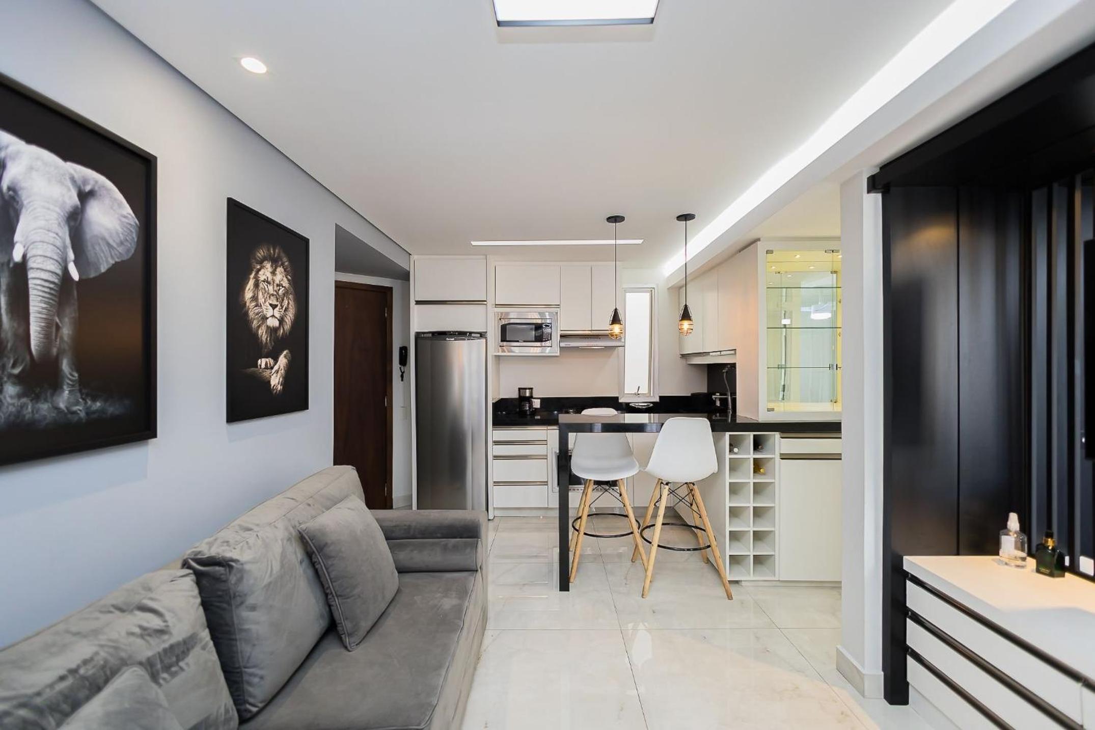 Ed St Thomas | No melhor local do centro de Curitiba | Gonzaga Stays