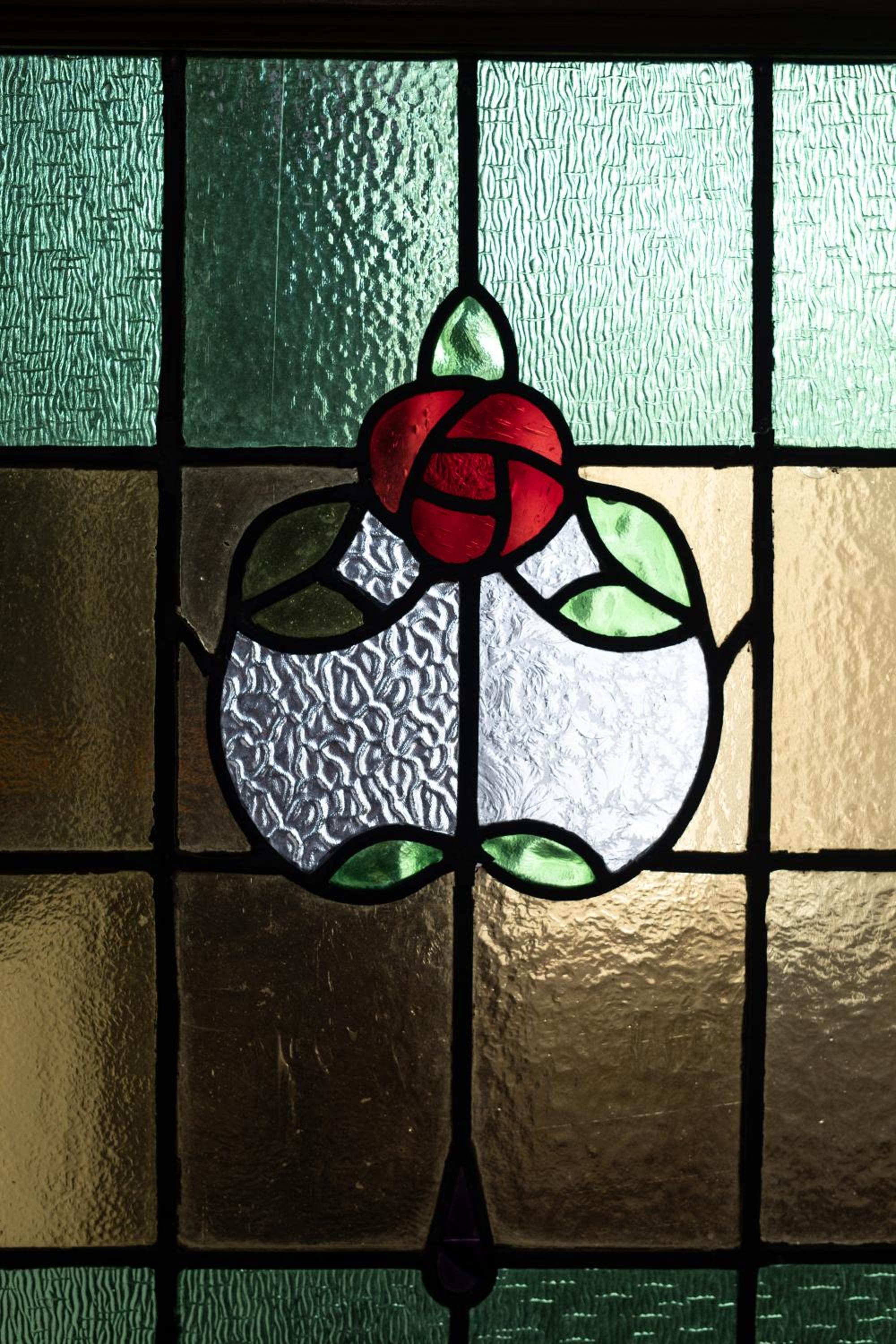 The Banker's Loft - Central Launceston Art Deco Pad
