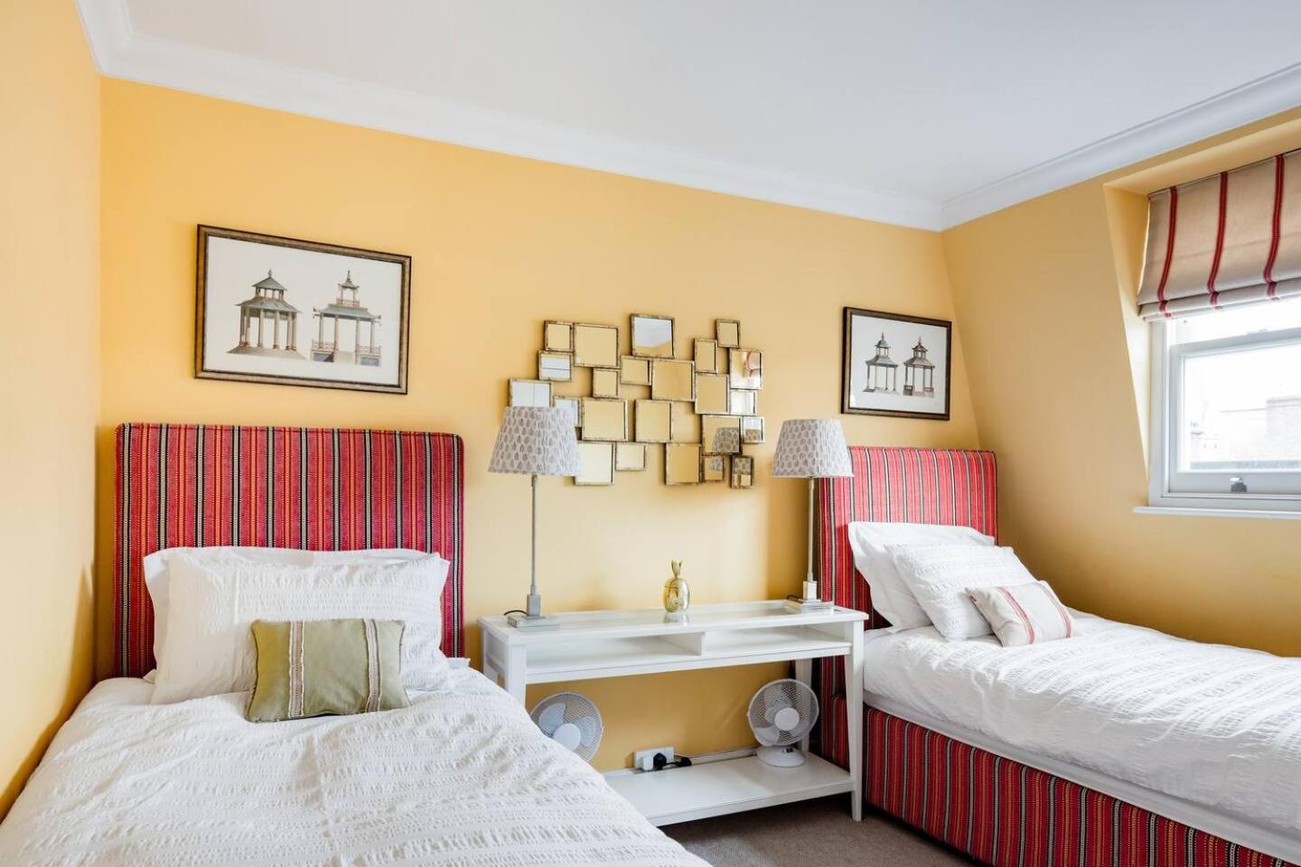 Vibrant Apartment with a Patio in Chelsea