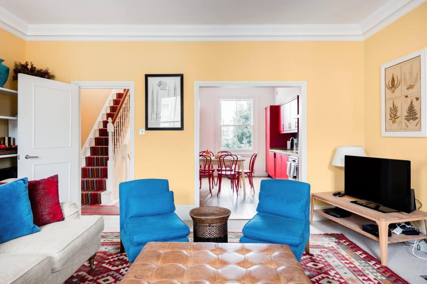 Vibrant Apartment with a Patio in Chelsea