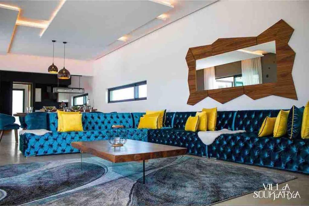 lounge