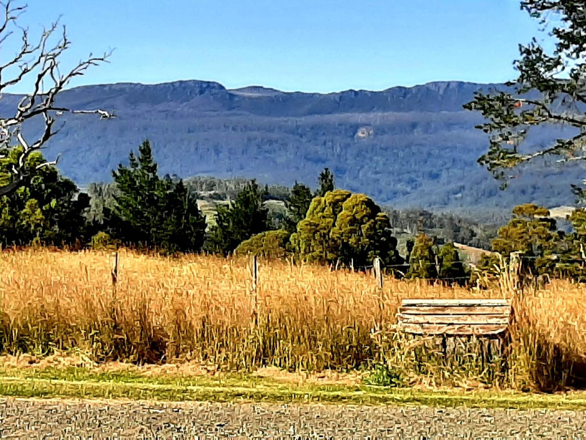 Wakefields - an enchanting mountain view cottage