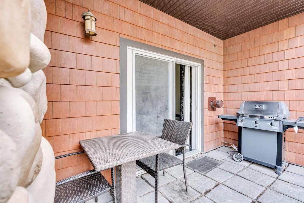 Mountain Getaway in Canmore - Sleeps 6 - Pool & Hottub