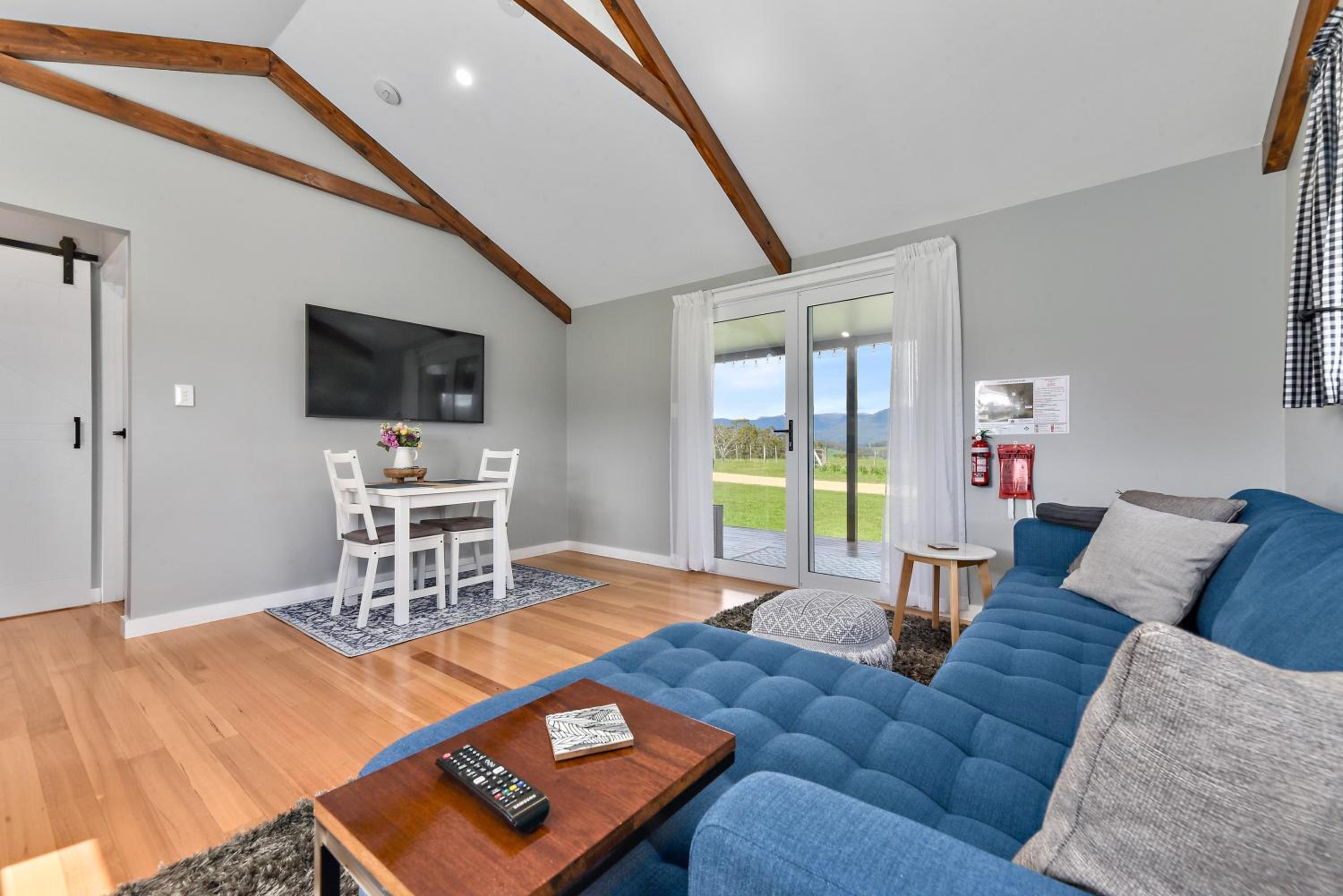 Wakefields - an enchanting mountain view cottage