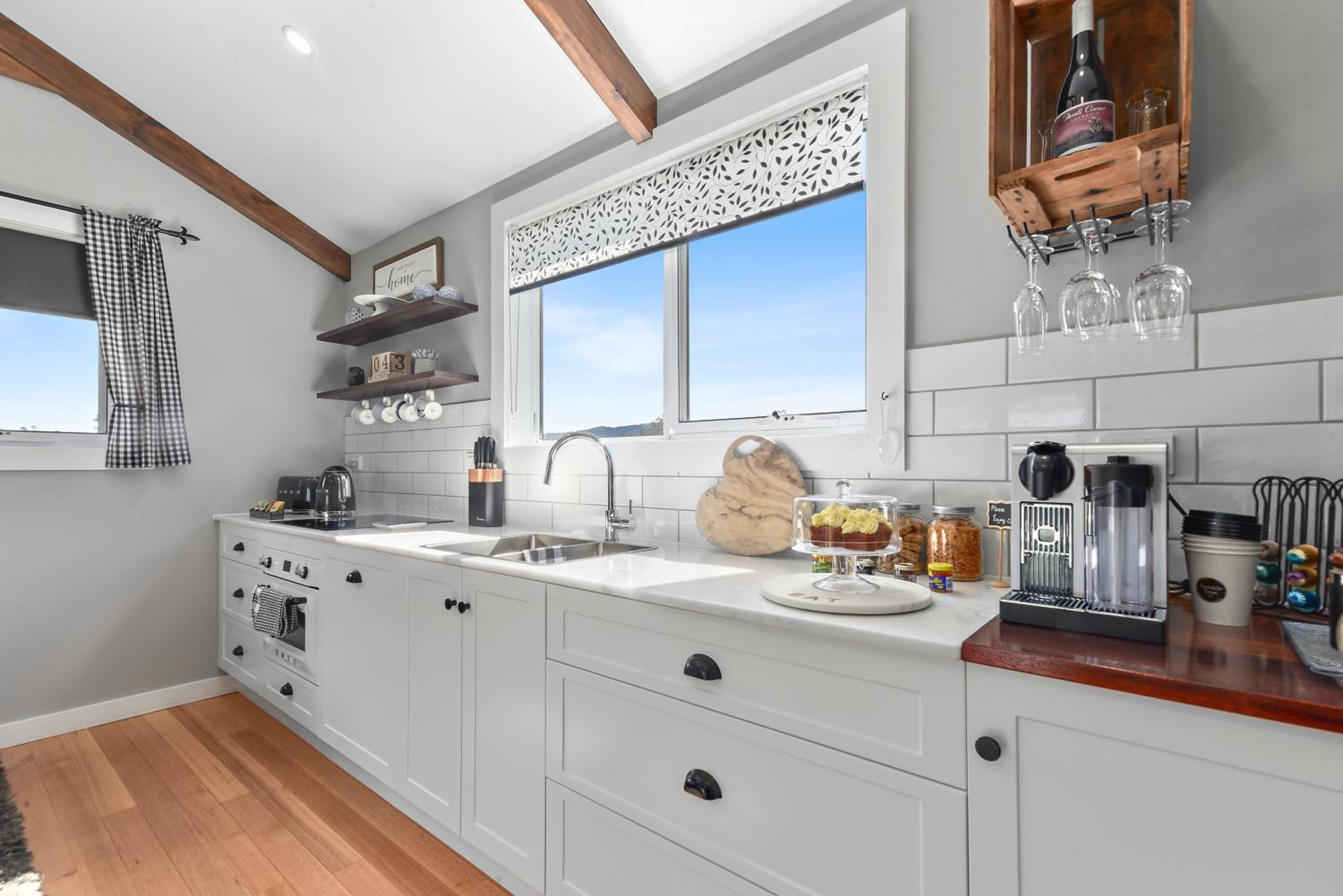Wakefields - an enchanting mountain view cottage