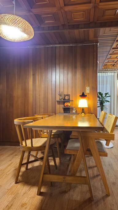 Wood house hongik univ 6 double beds