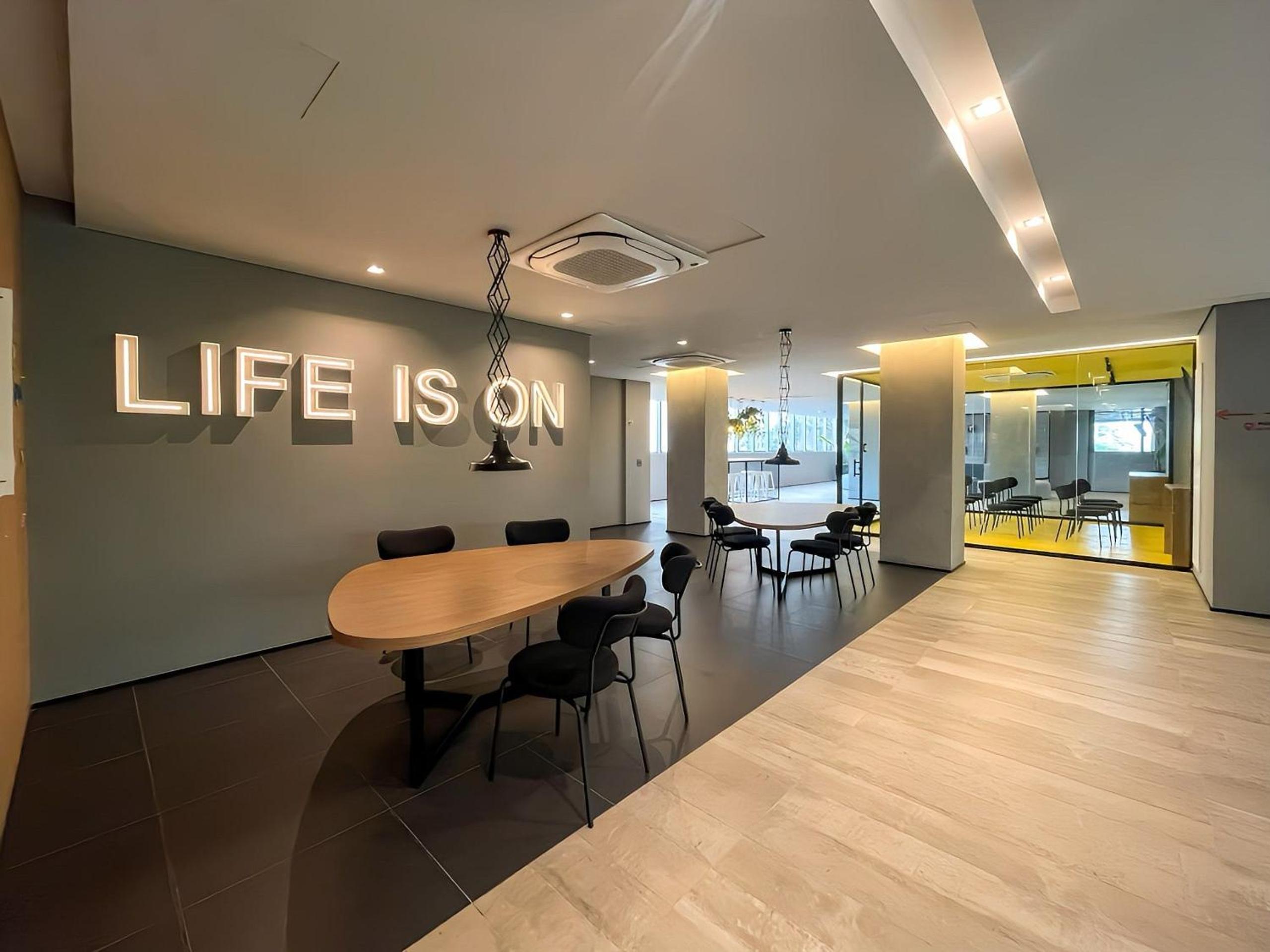 meeting & event spaces