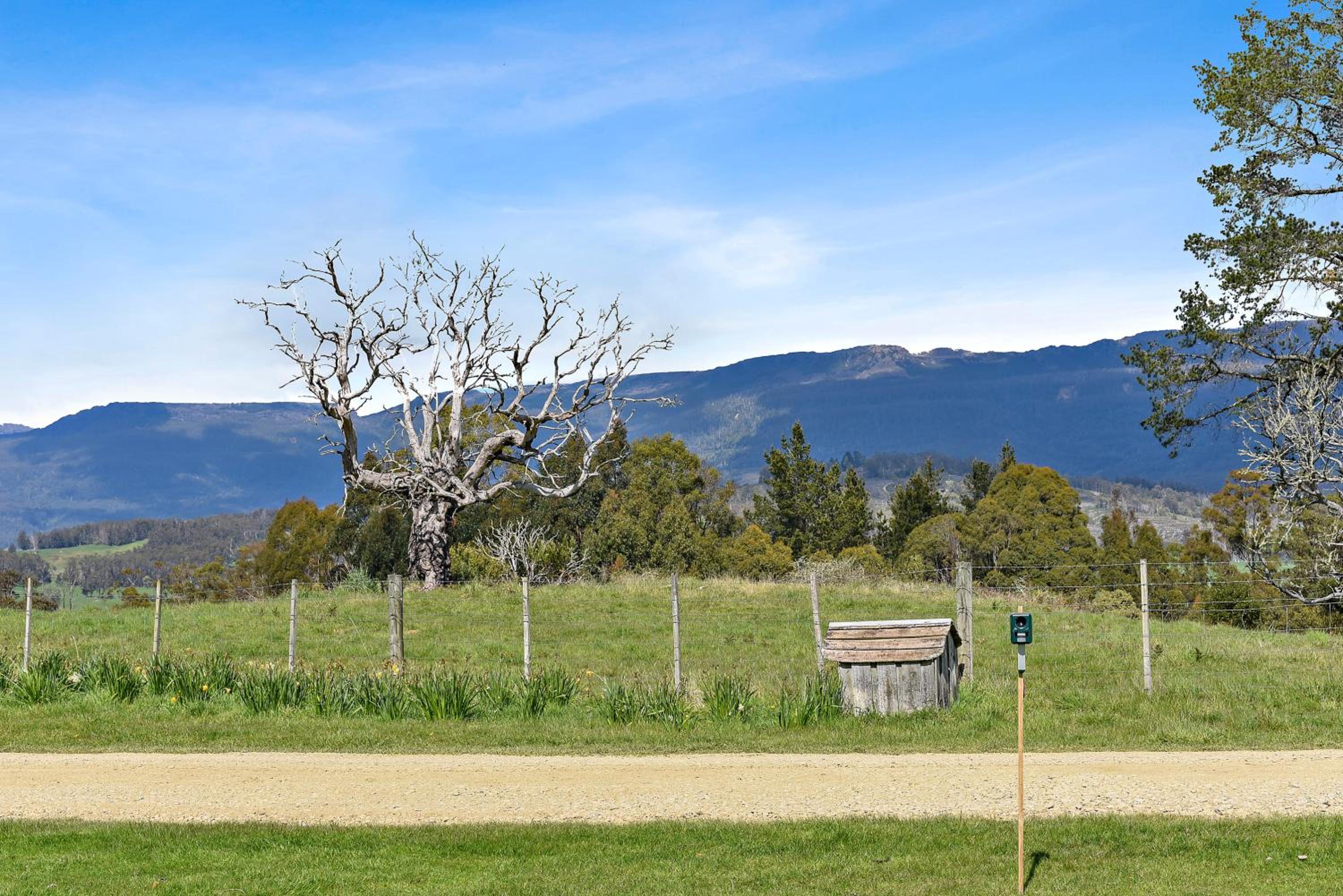 Wakefields - an enchanting mountain view cottage