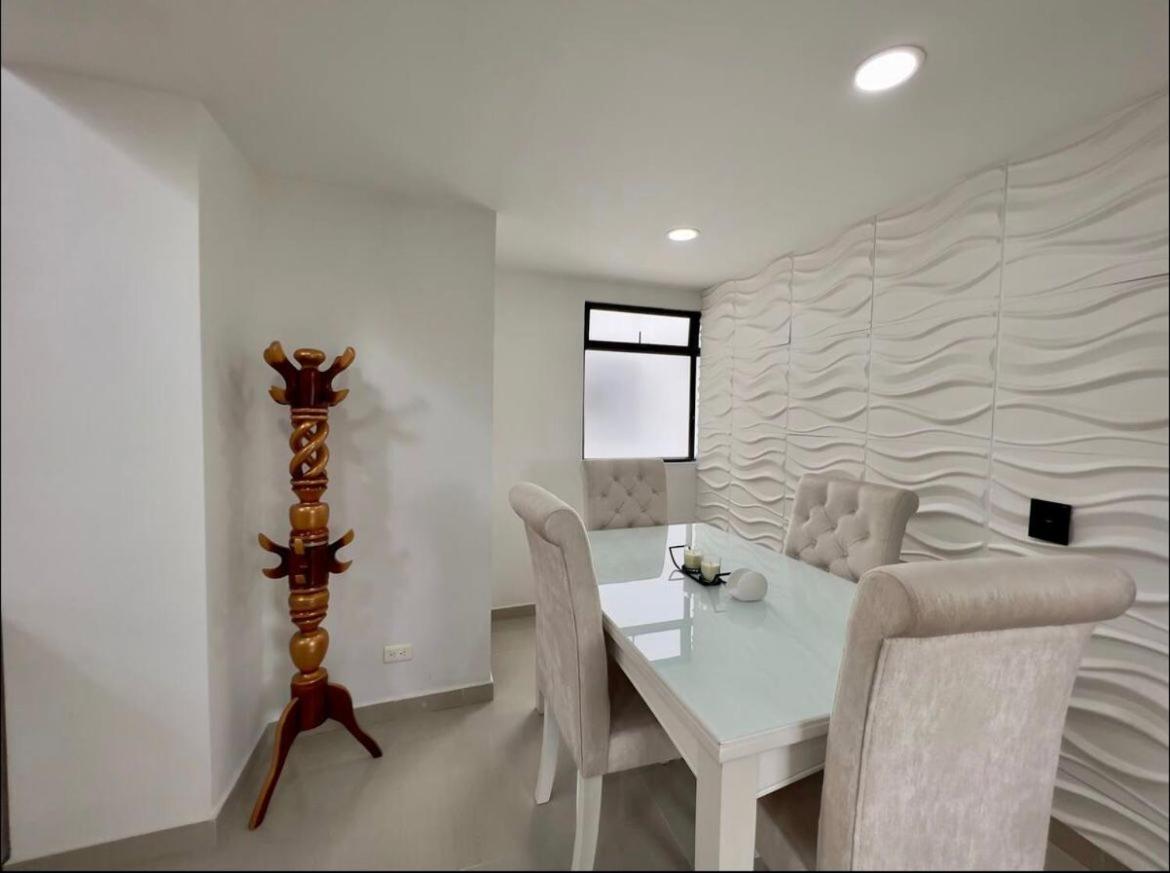 Apartamento 4 R 3 B Laureles
