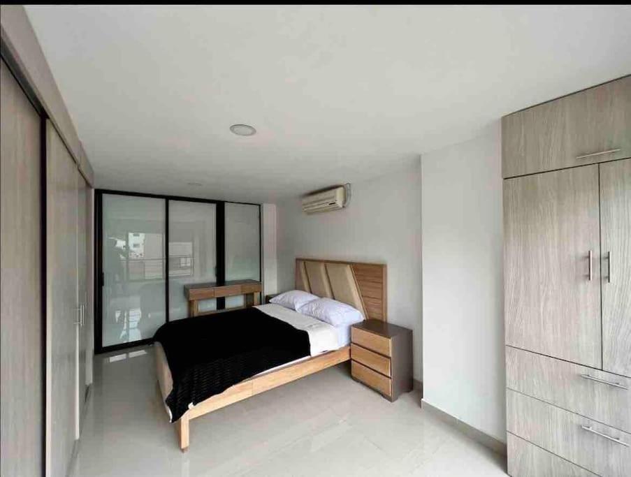 Apartamento 4 R 3 B Laureles
