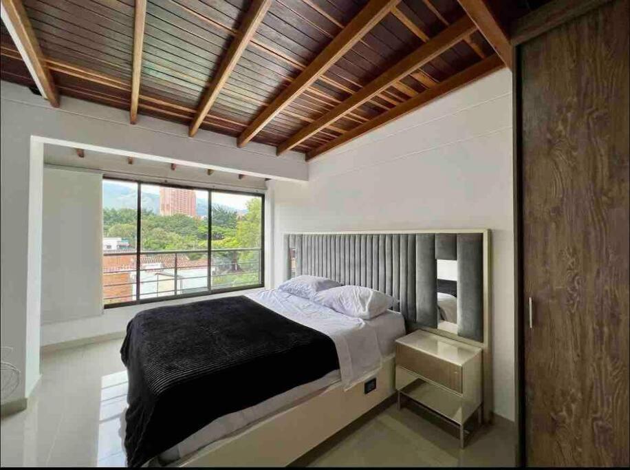 Apartamento 4 R 3 B Laureles