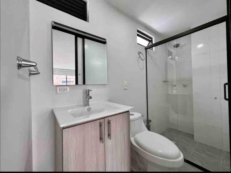 Apartamento 4 R 3 B Laureles