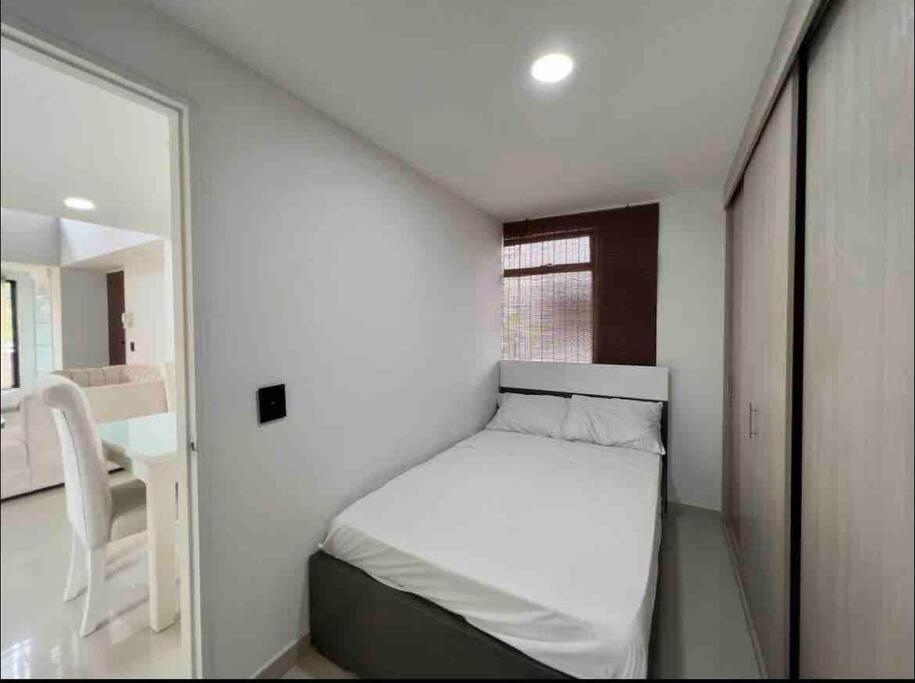 Apartamento 4 R 3 B Laureles