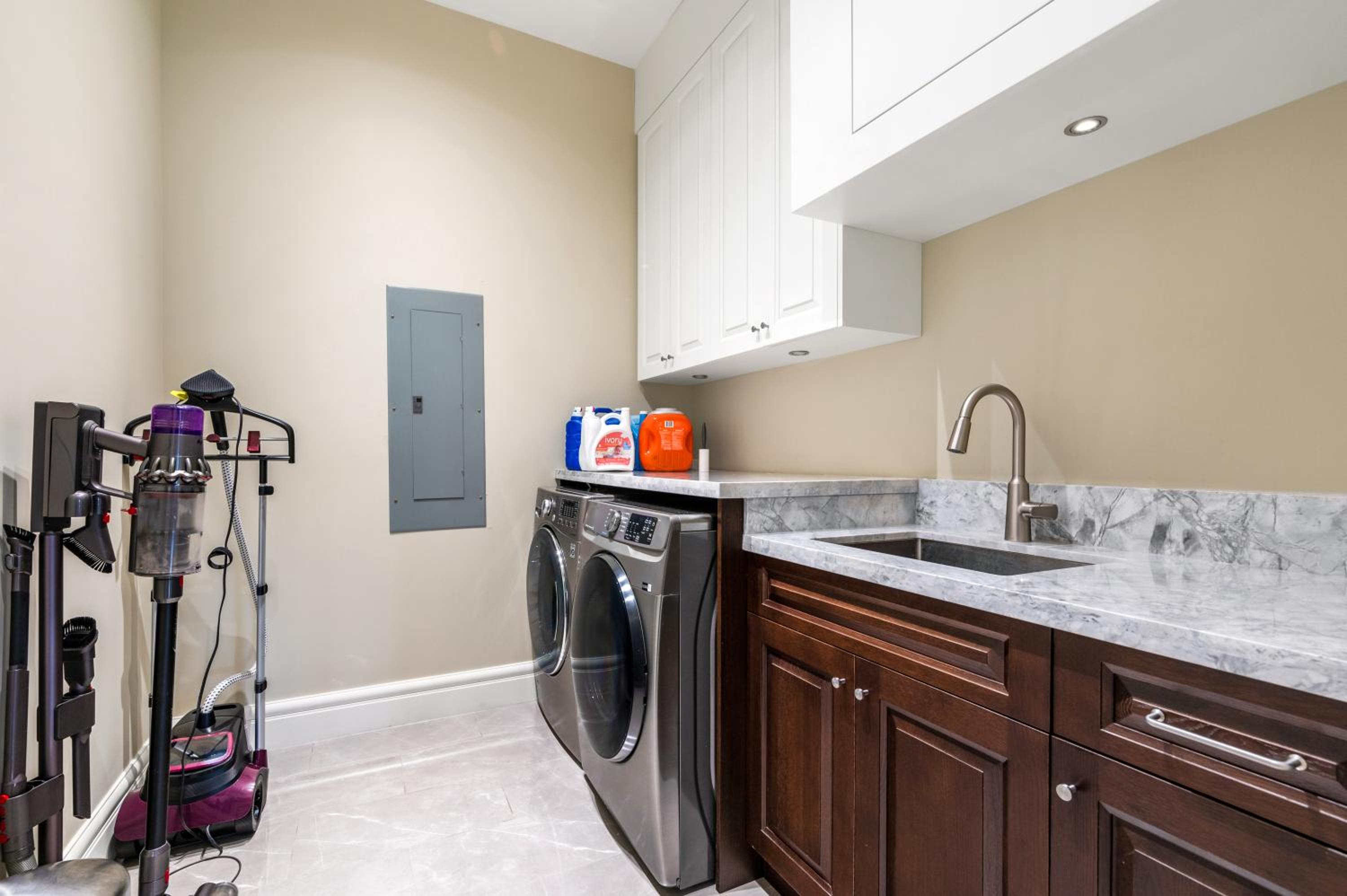 Experience Comfort Convenience Shared House